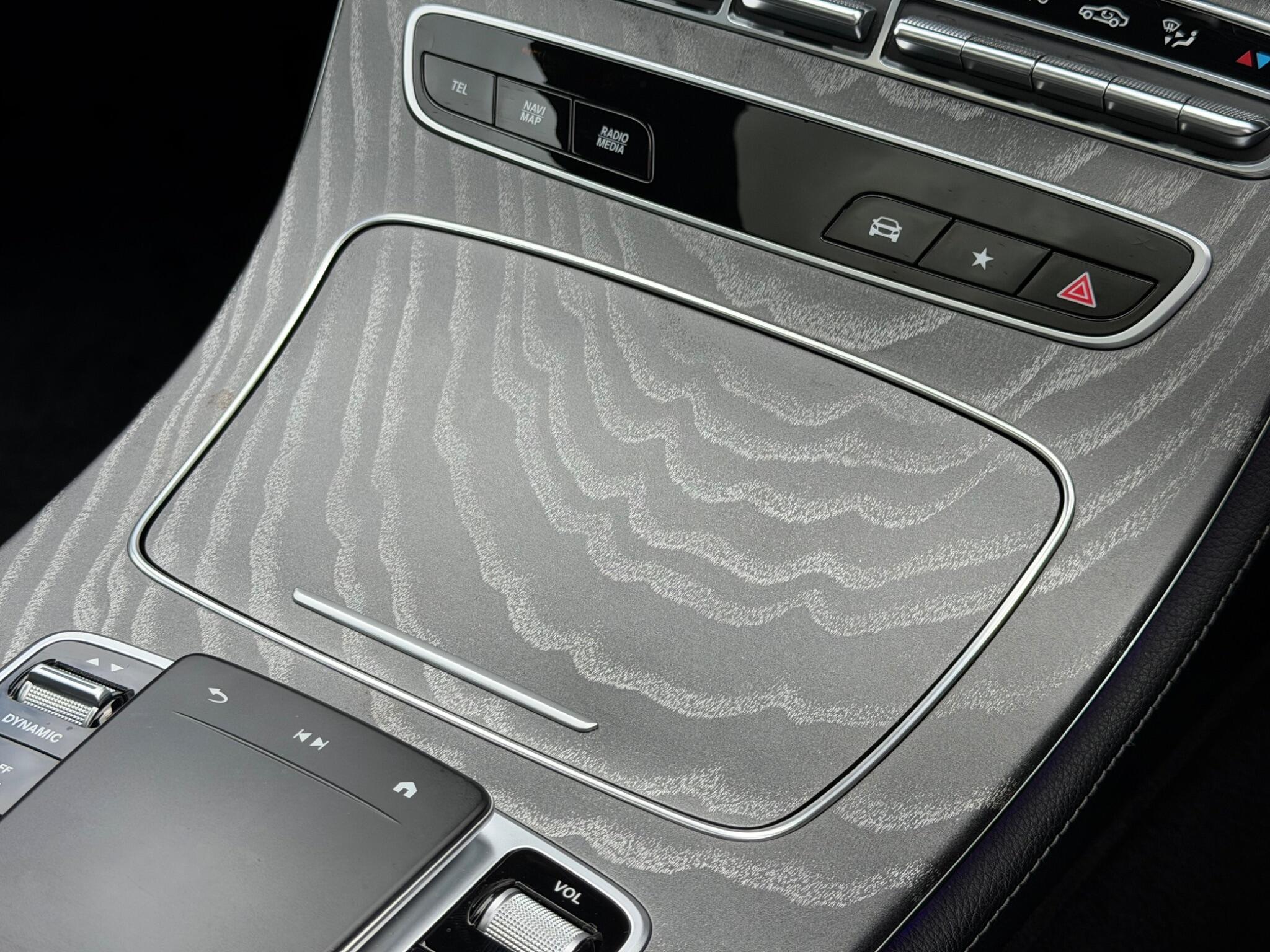 Mercedes-Benz E-Class view 40