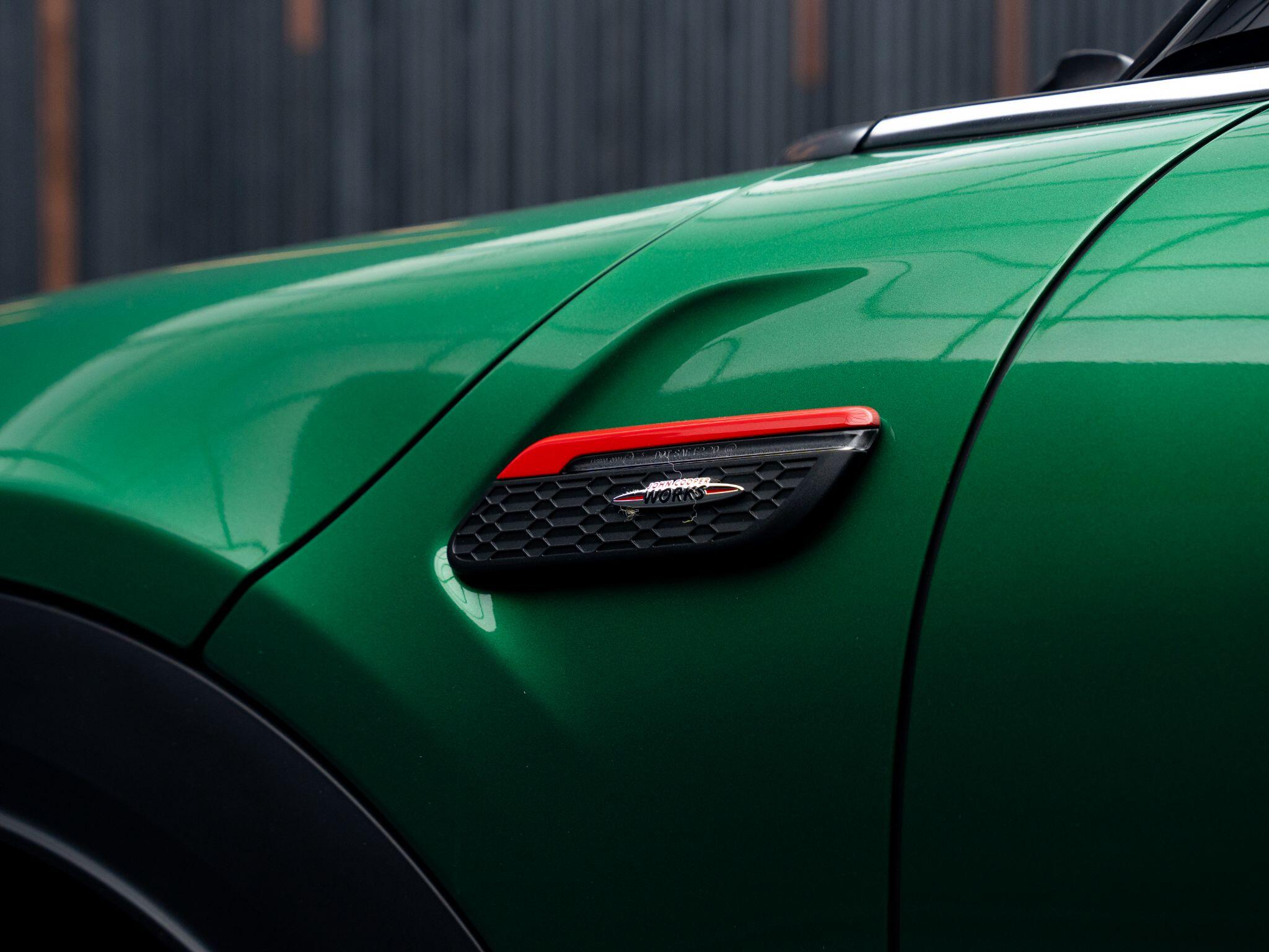Mini Convertible view 27