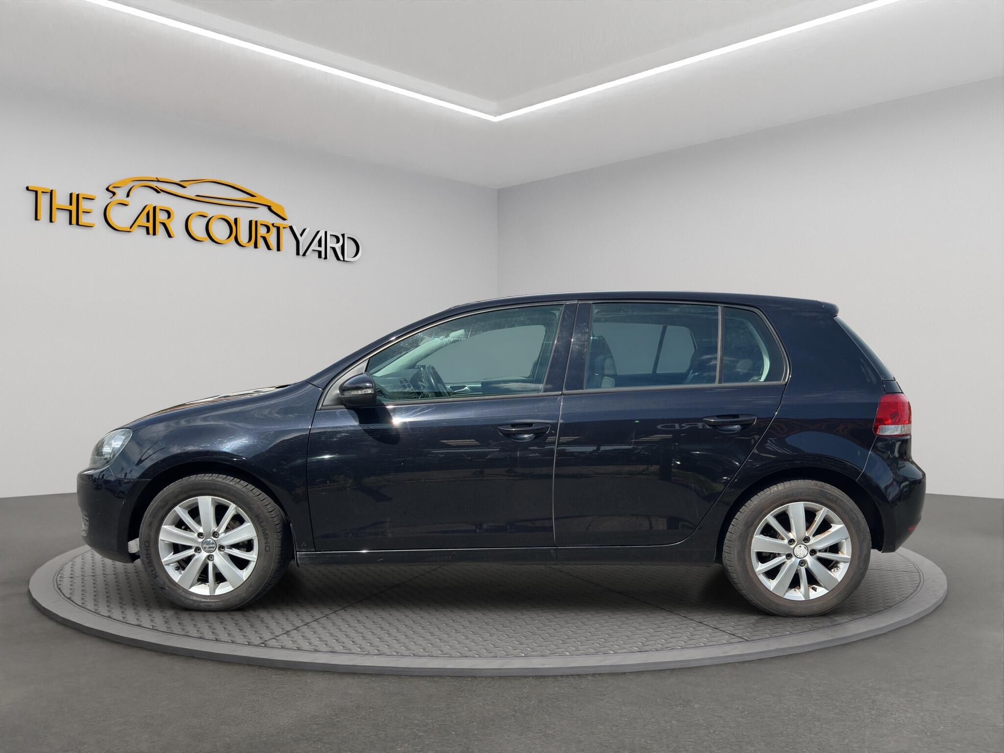 Volkswagen Golf view 4