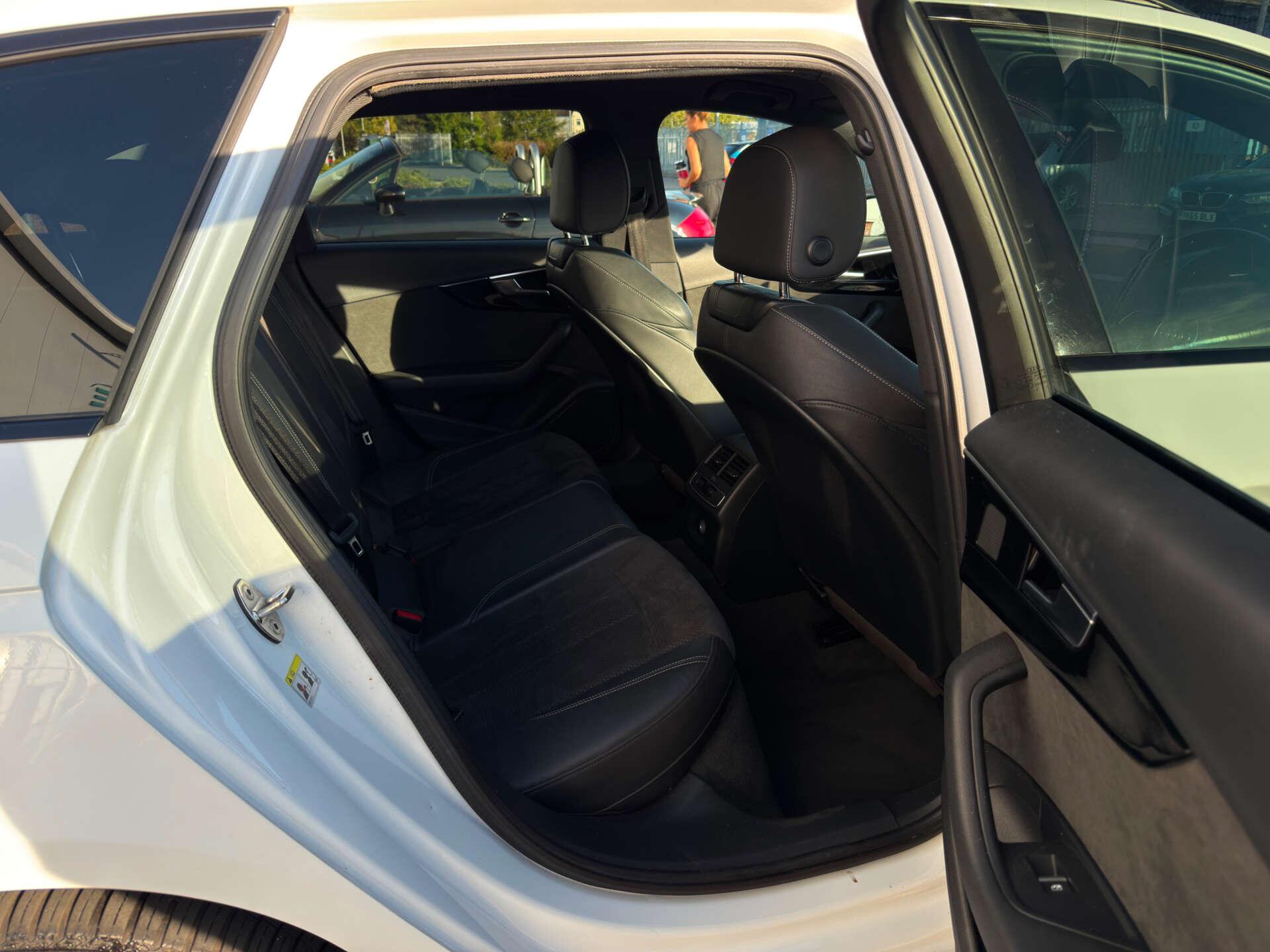 Audi A4 Avant view 29