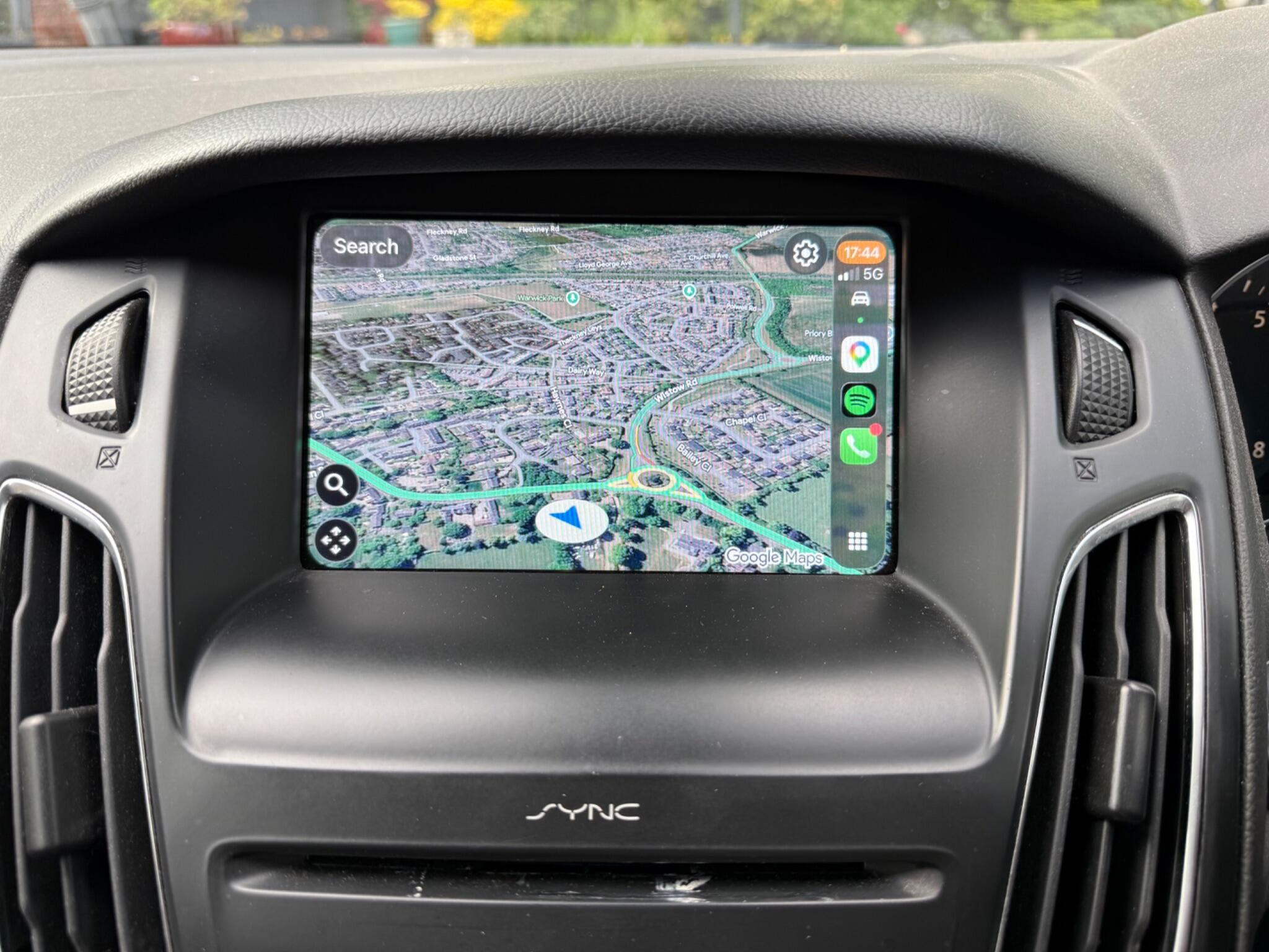 Ford Focus 1.5T EcoBoost Titanium X Euro 6 (s/s) 5dr — photo 52 of 126