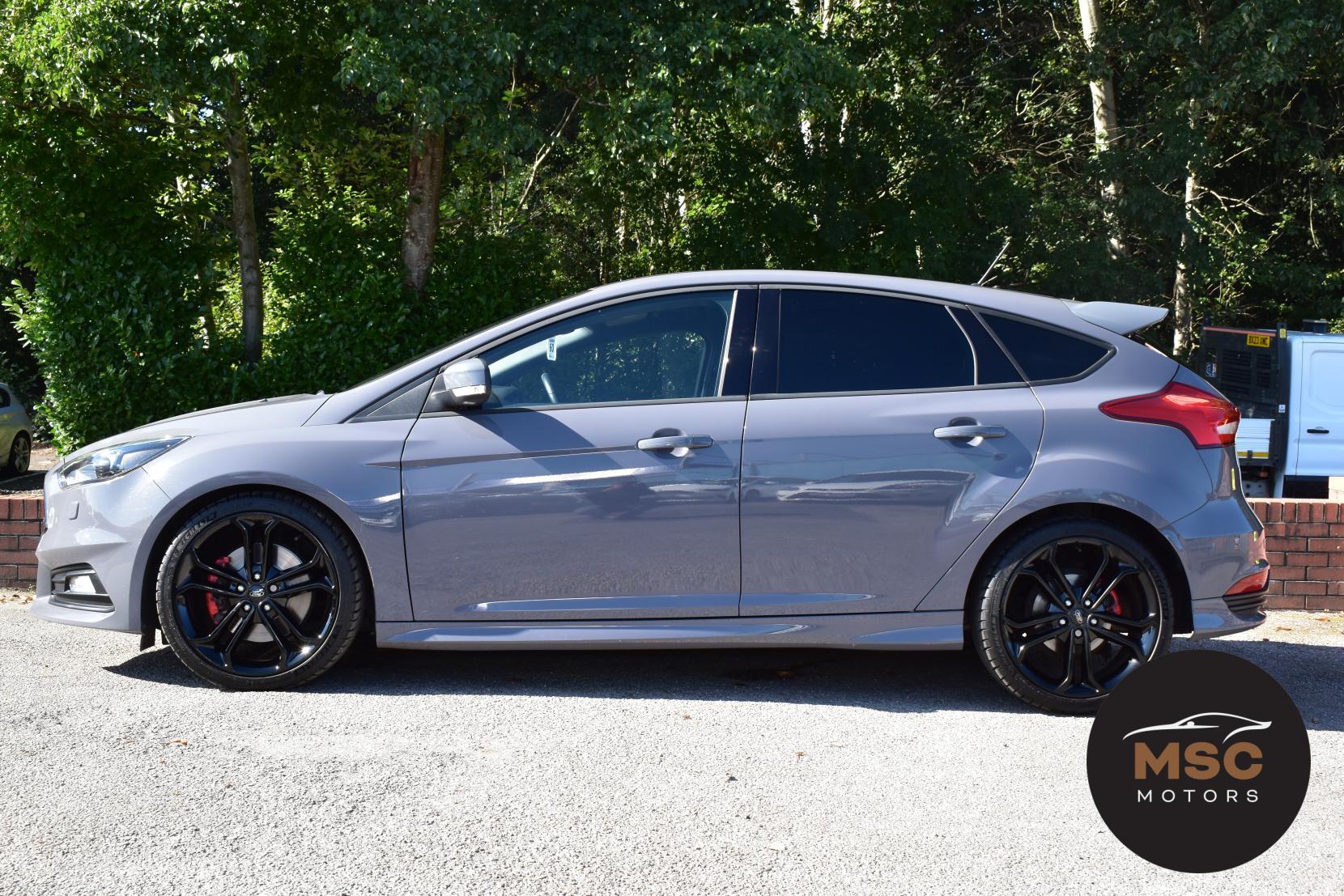 Ford Focus view 10