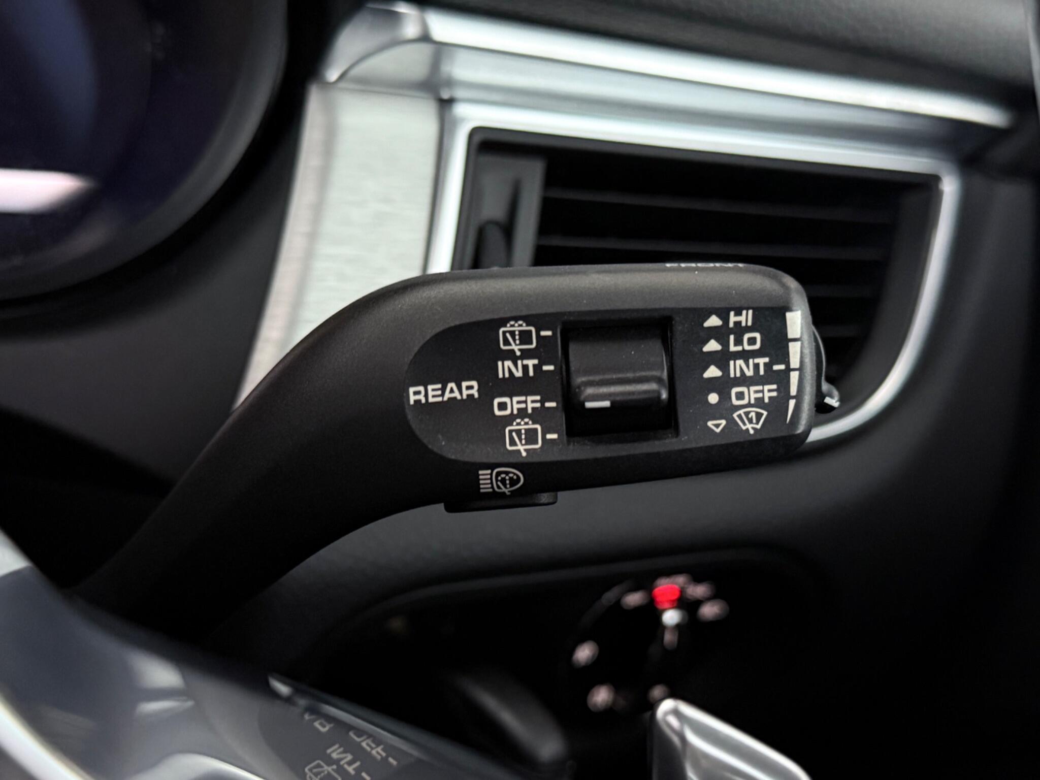 Porsche Macan view 17