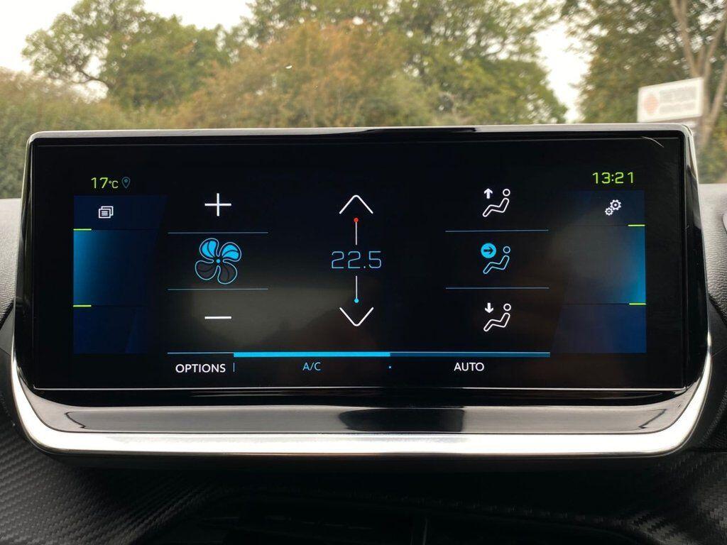Peugeot E-2008 view 43