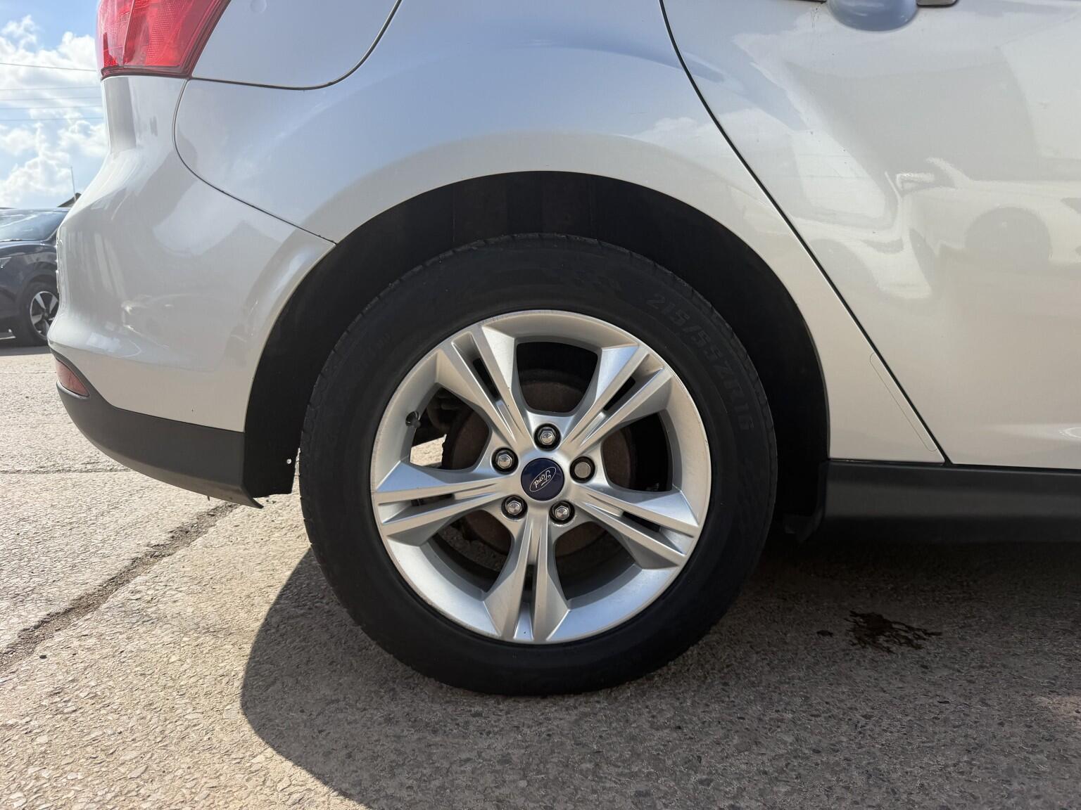 Ford Focus view 43
