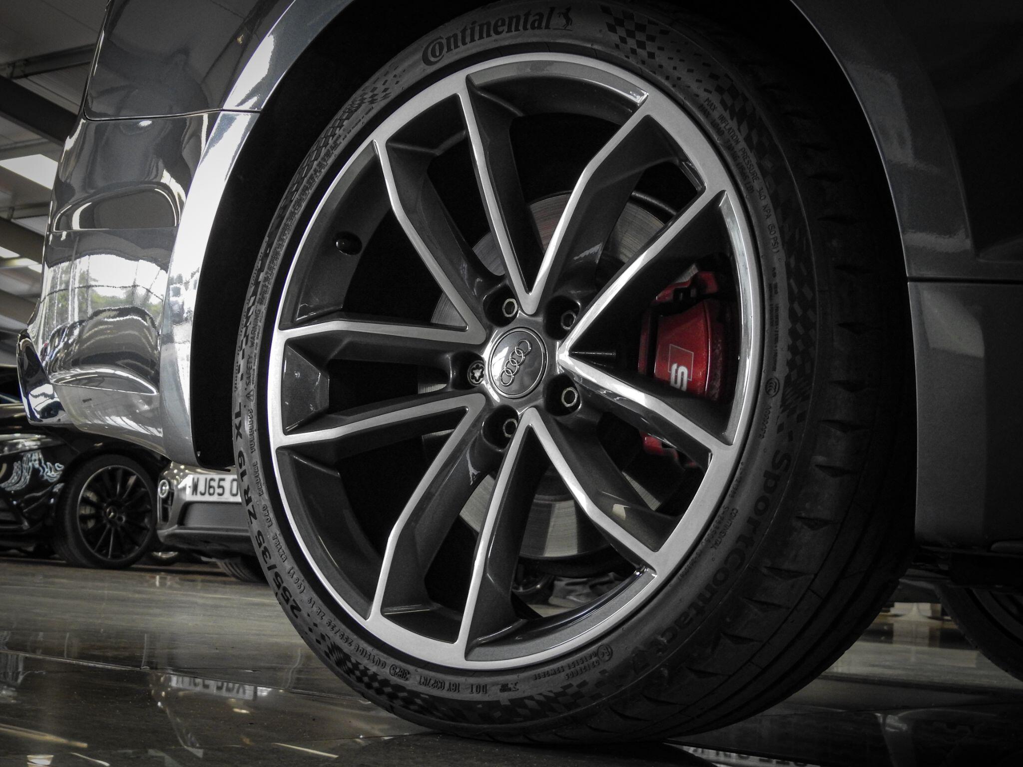 Audi S5 view 22
