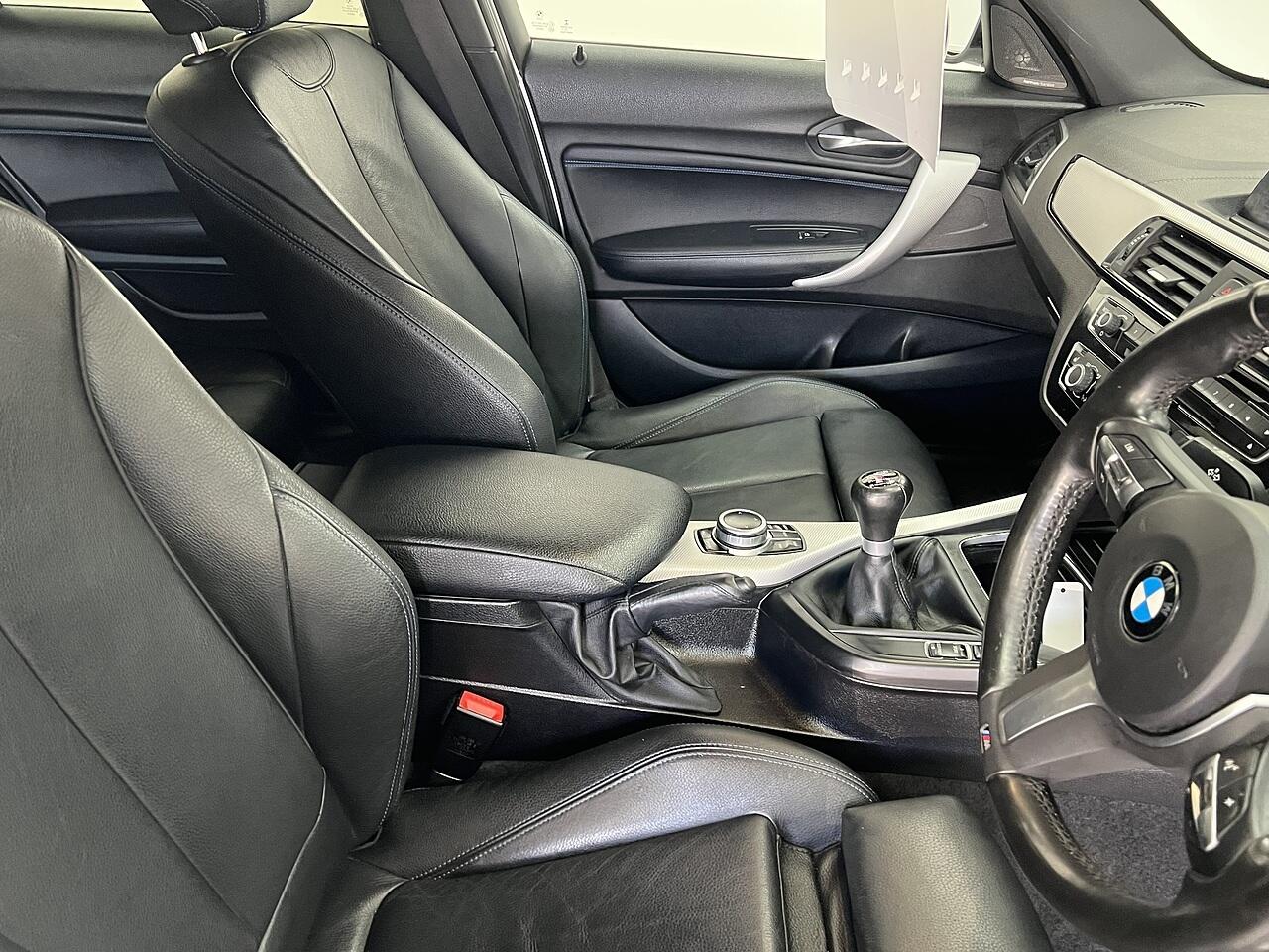 BMW 1 Series view 8