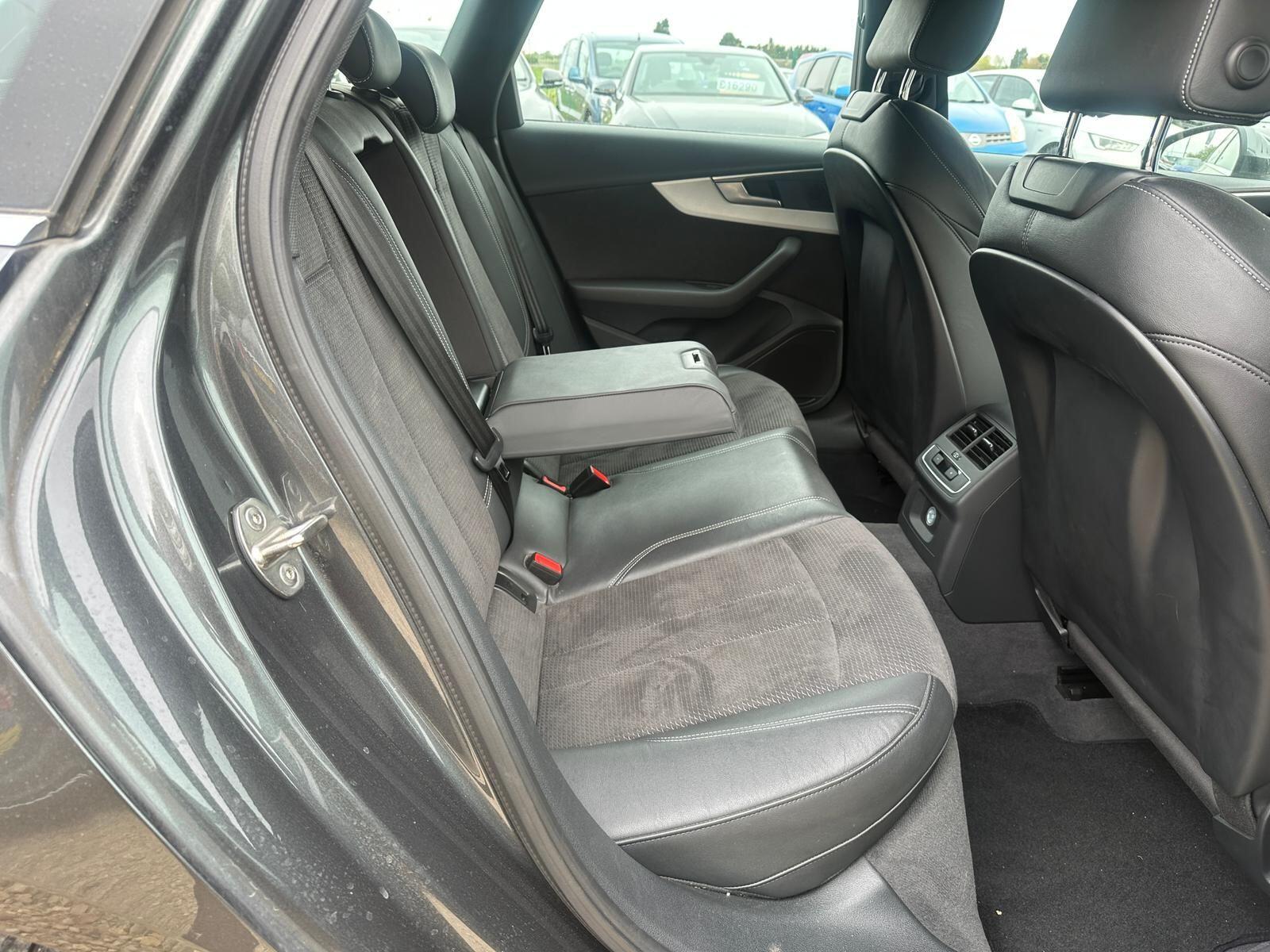 Audi A4 Avant view 10