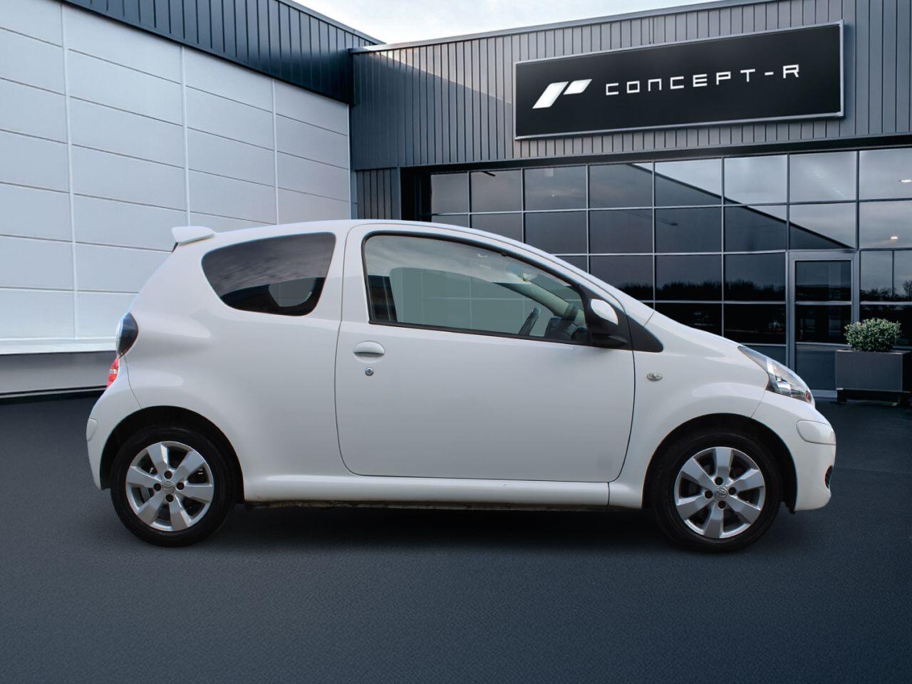 Toyota Aygo view 3
