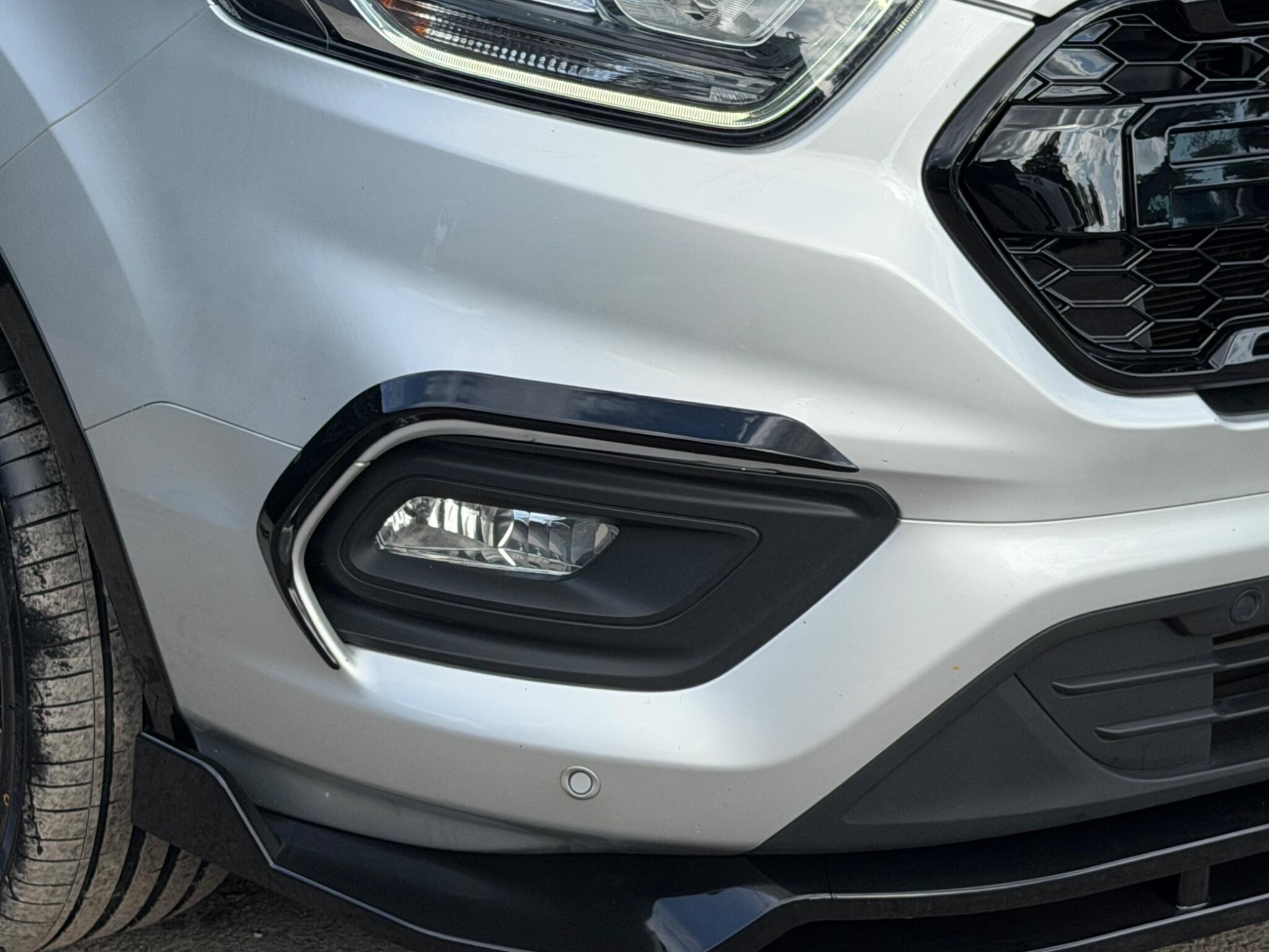 Ford Transit Custom view 10