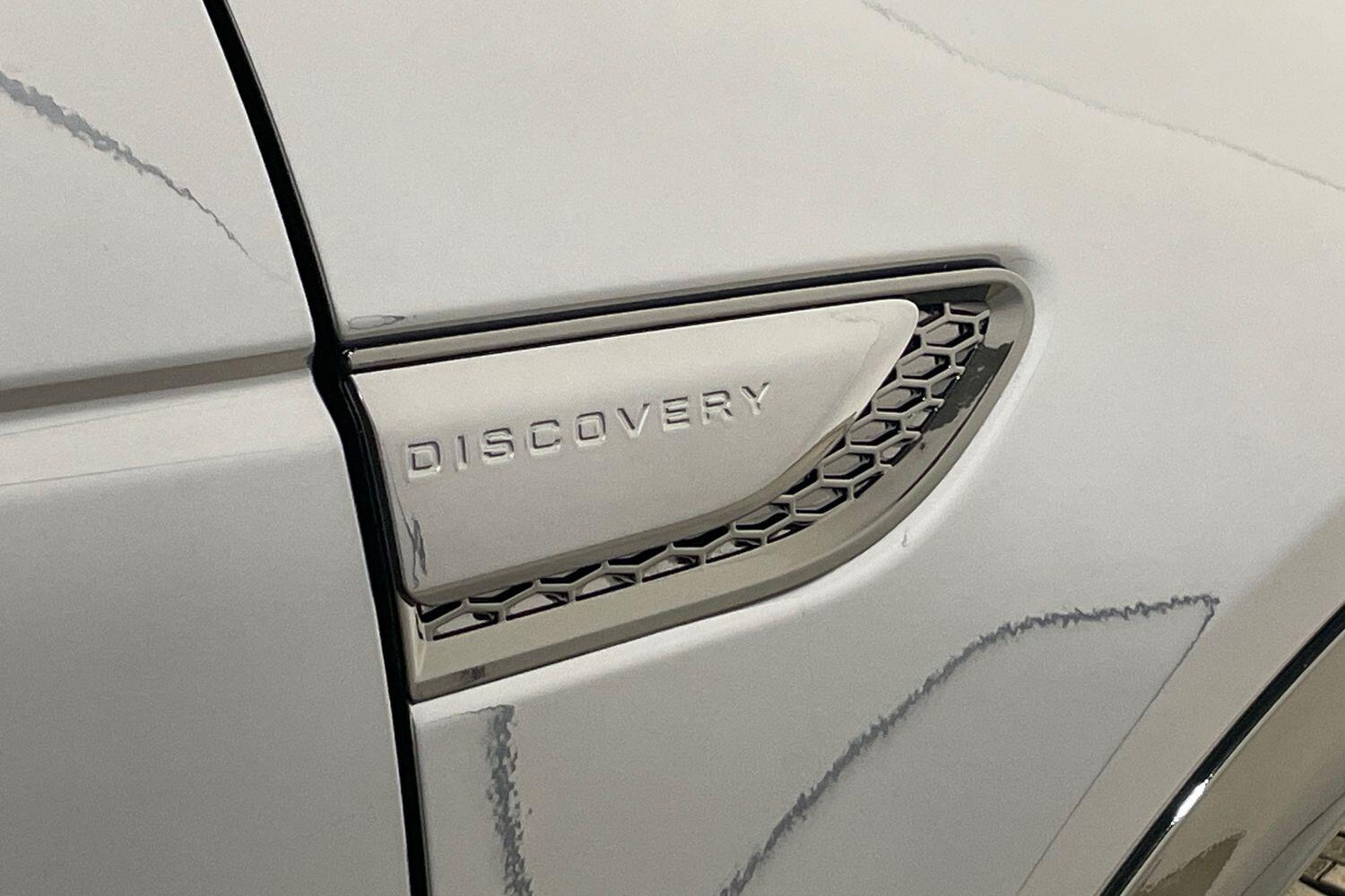 Land Rover Discovery Sport view 20