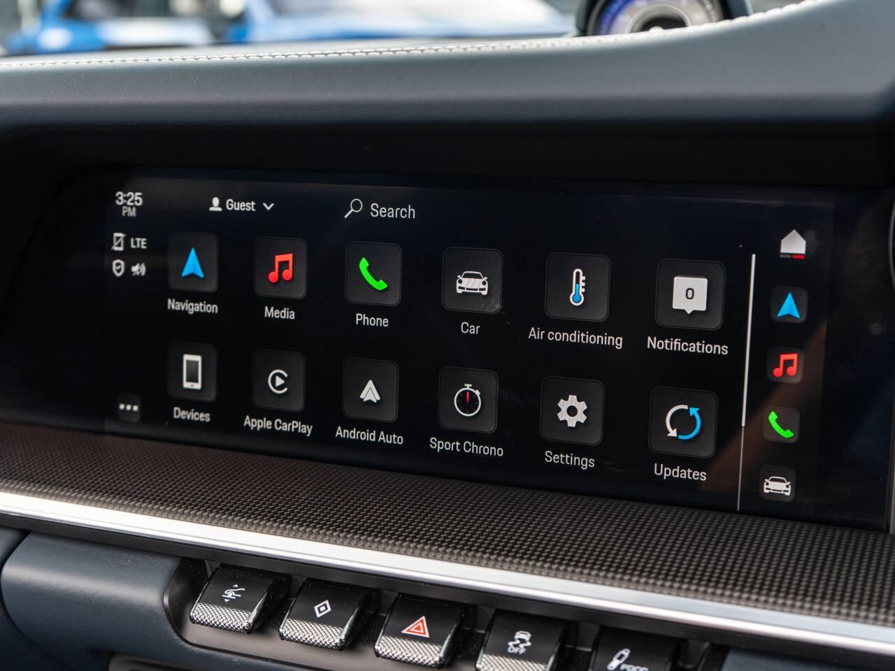 Porsche 911 view 35