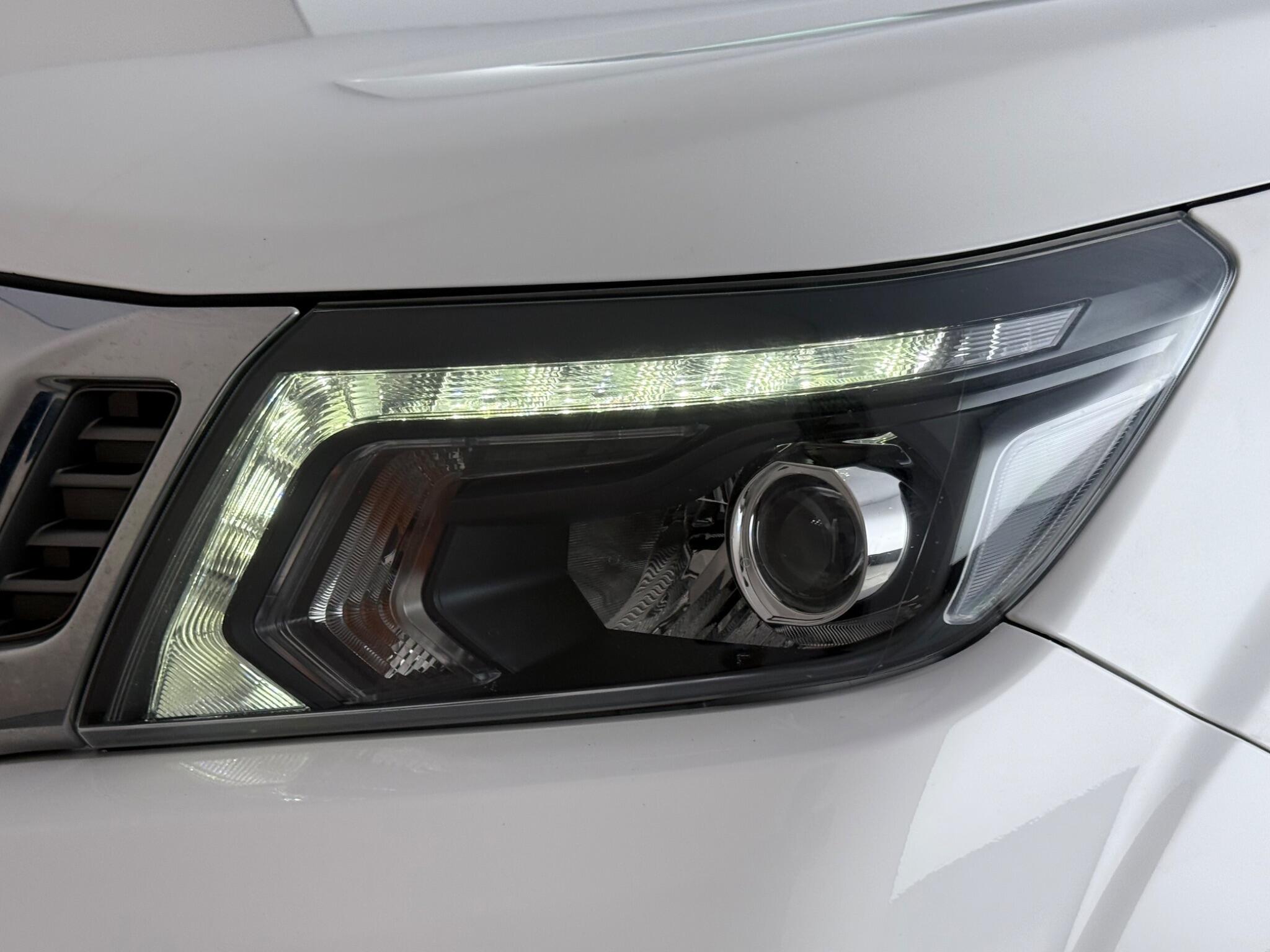 Nissan Navara view 11