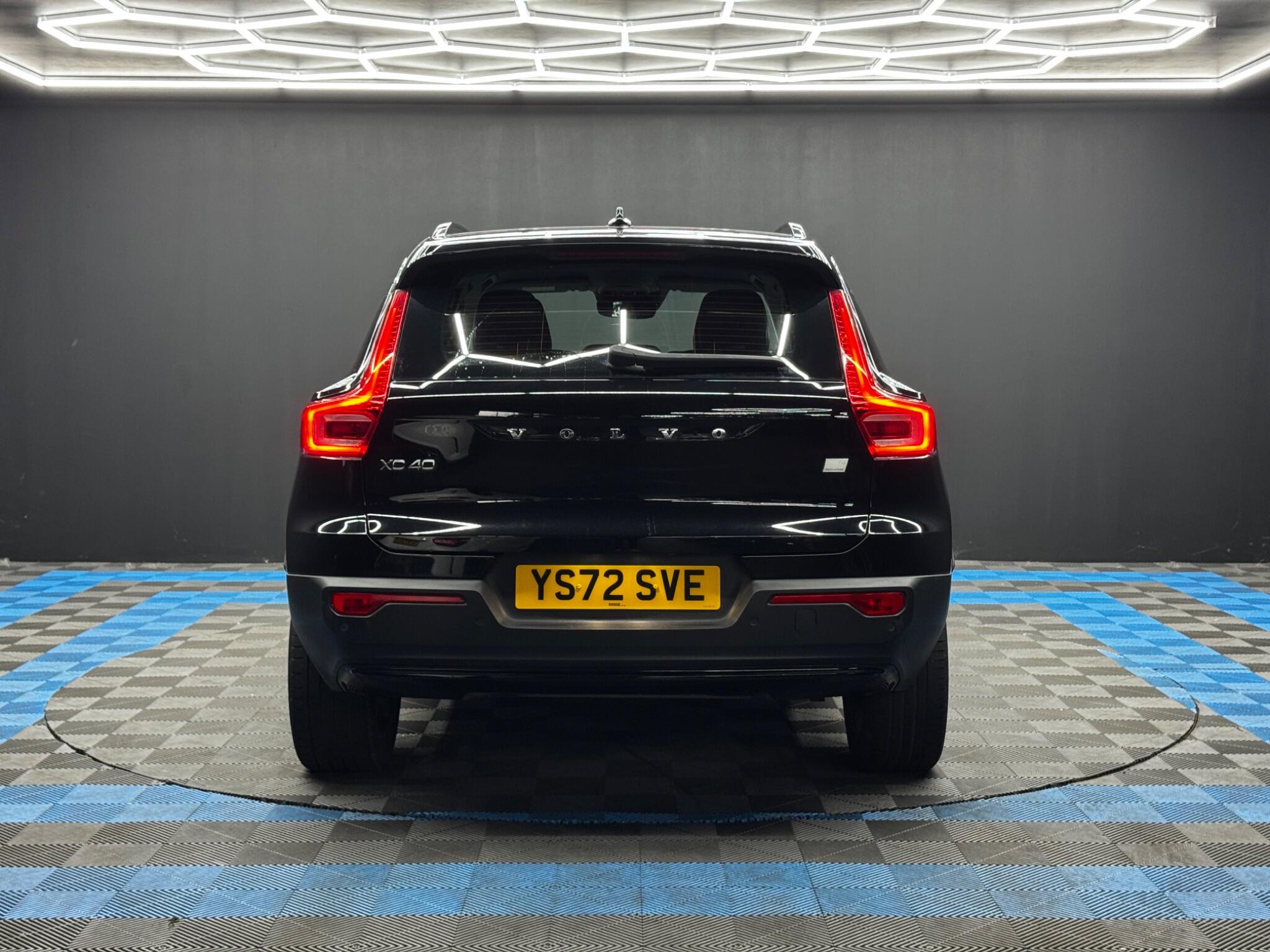 Volvo XC40 view 6