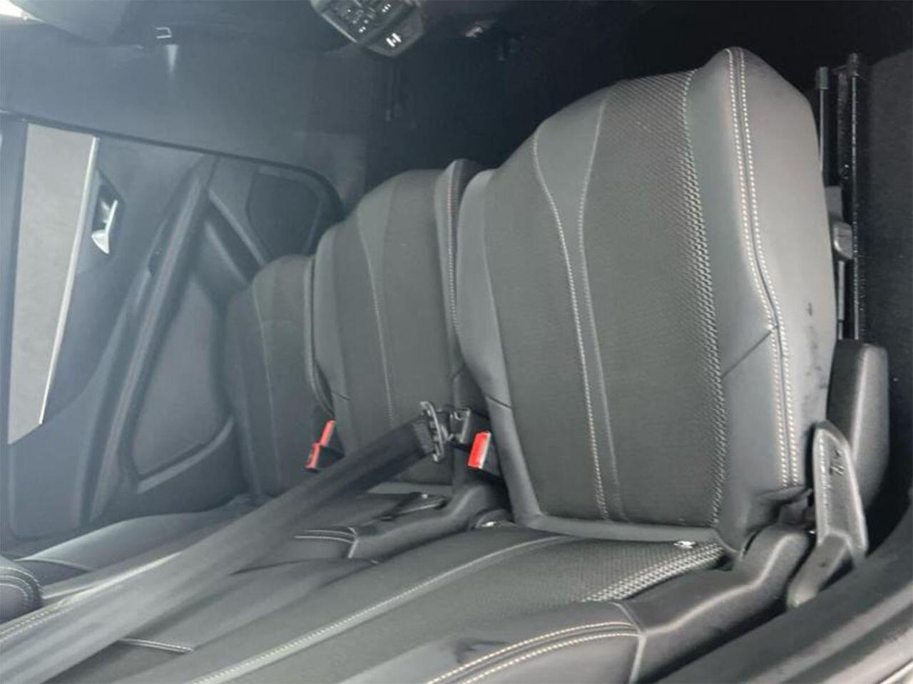 Peugeot 5008 view 4