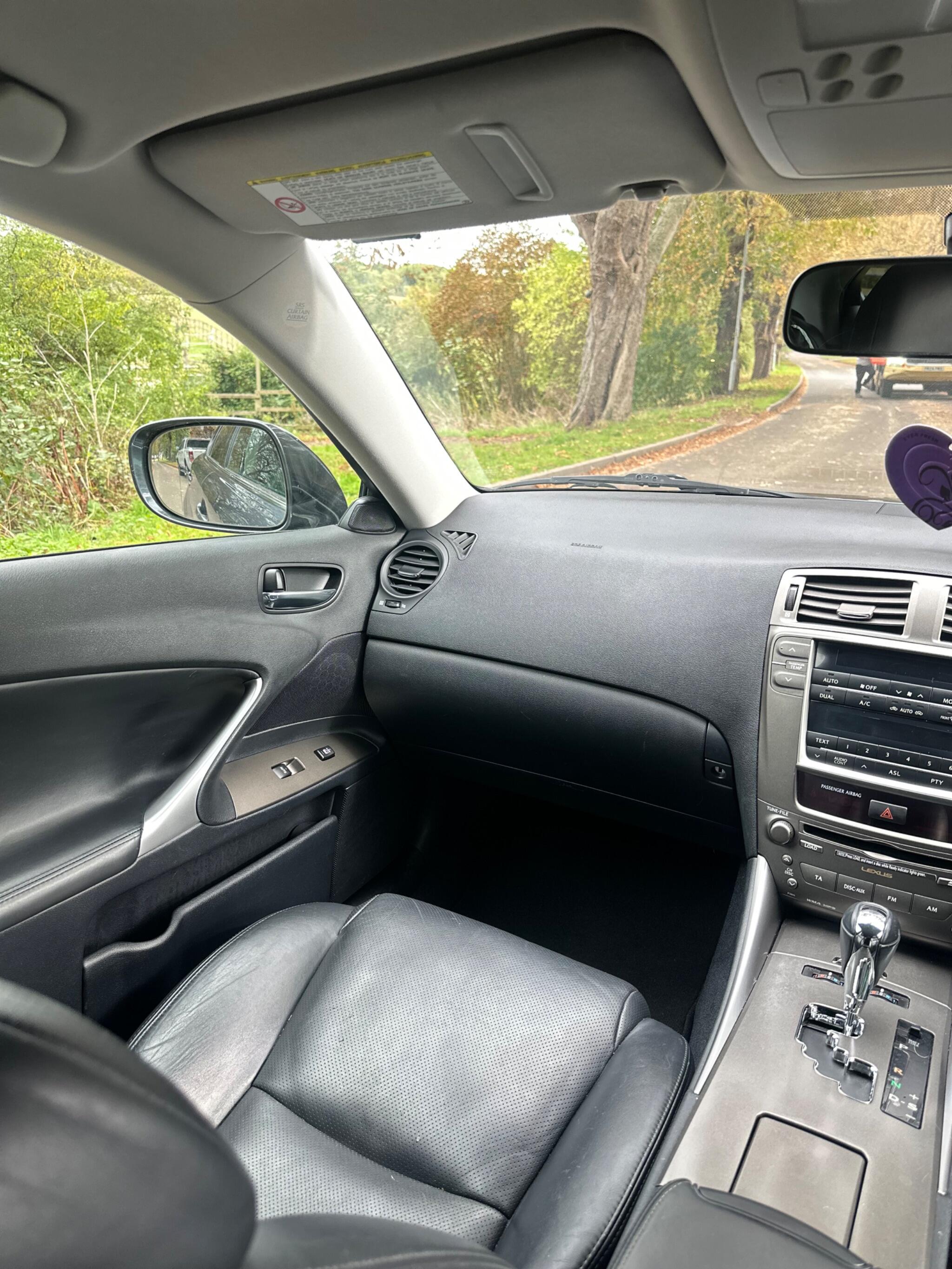 2008 Lexus IS image 28