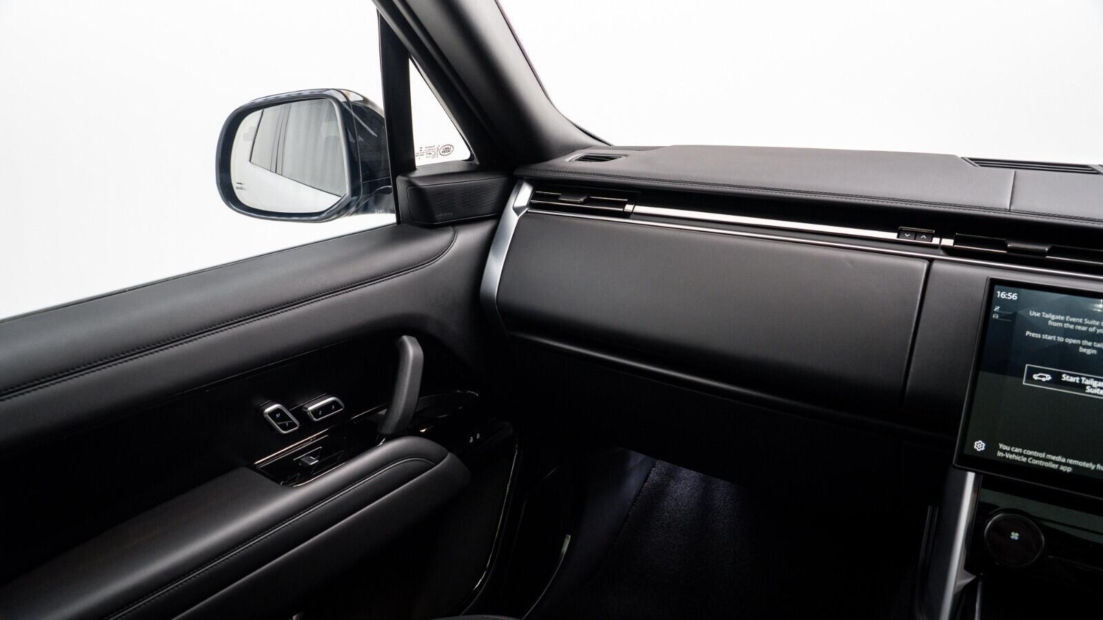 Land Rover Range Rover view 35
