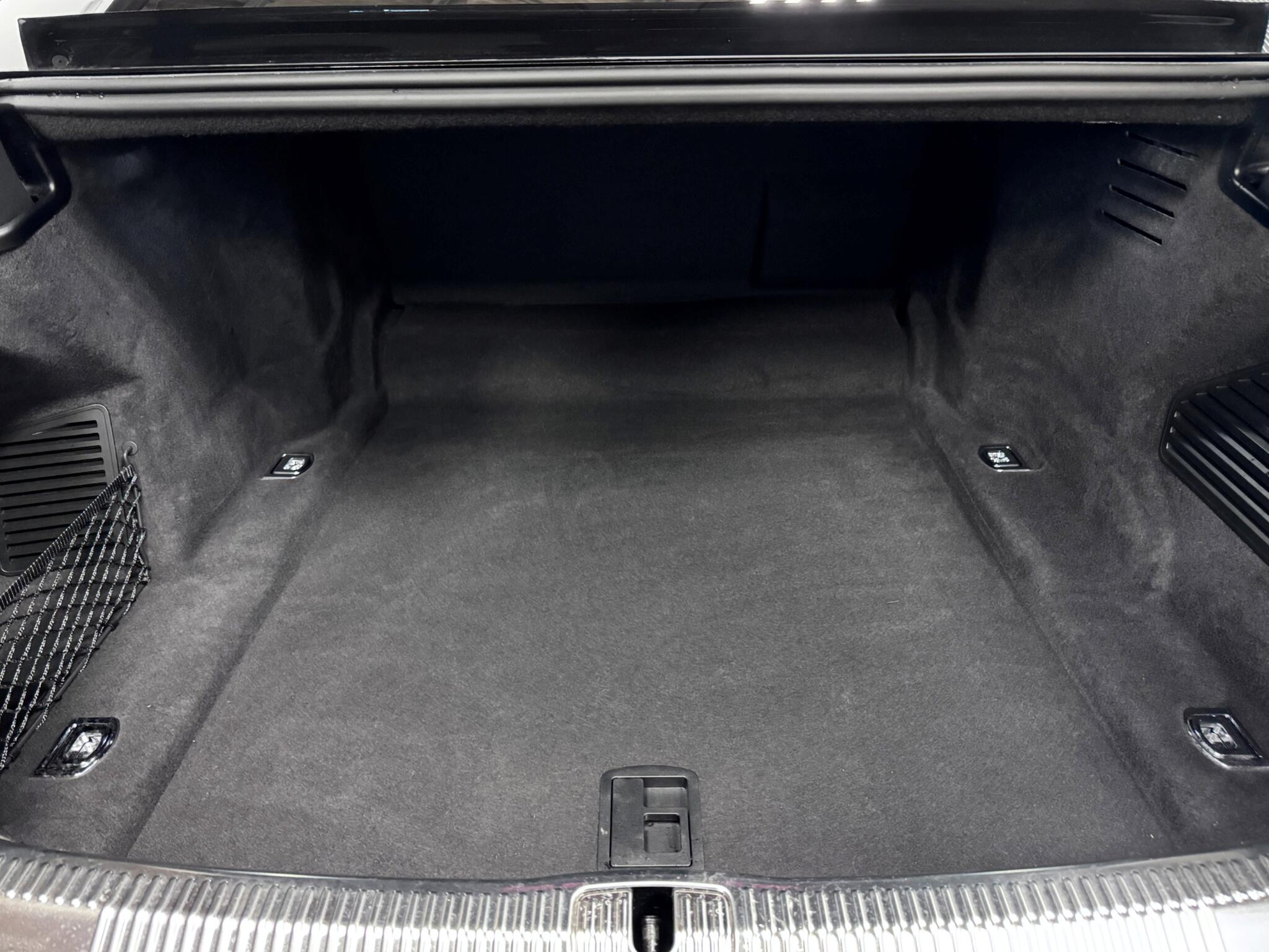 Audi A8 view 12