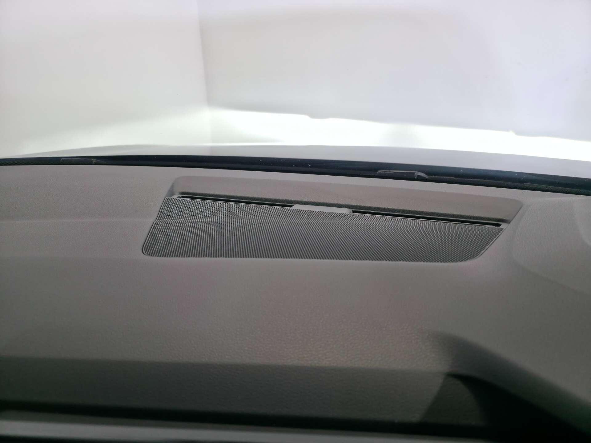 Volkswagen Golf view 28