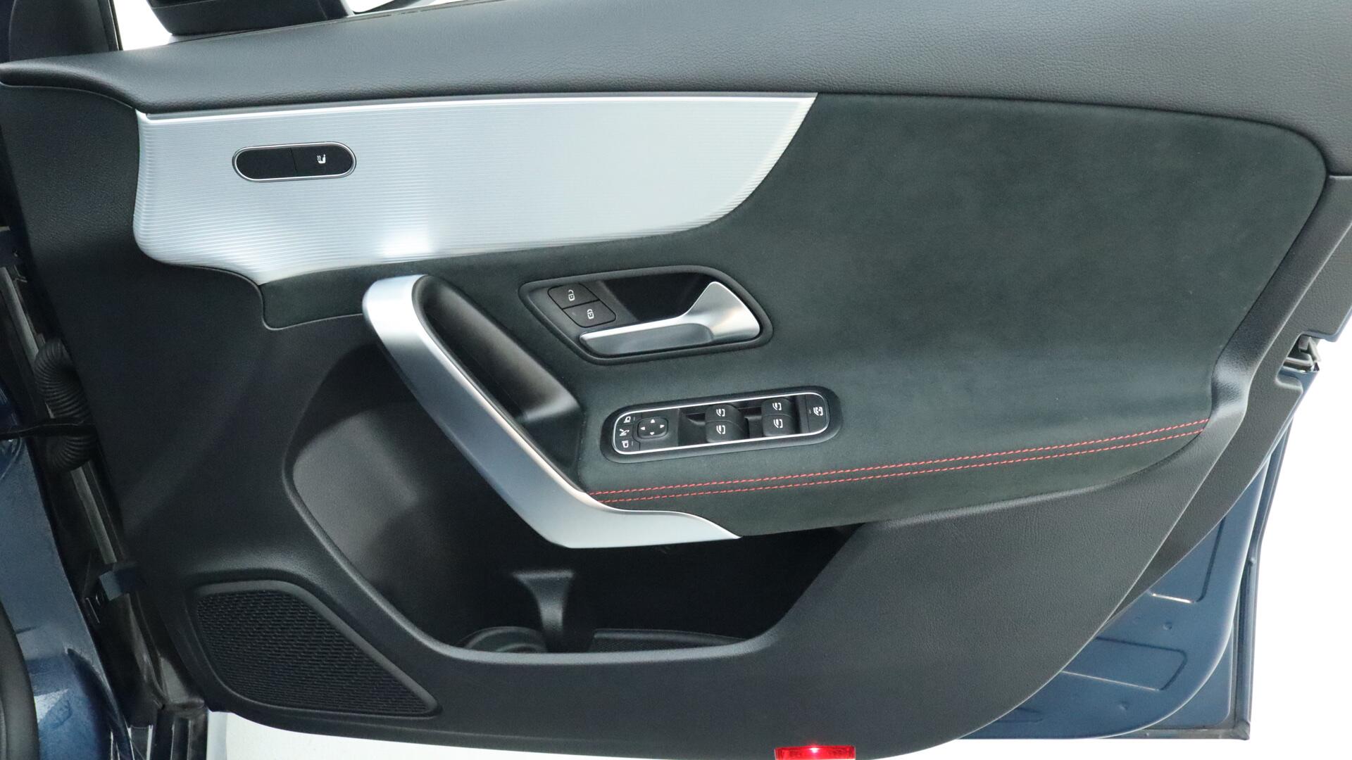 Mercedes-Benz A-Class view 23