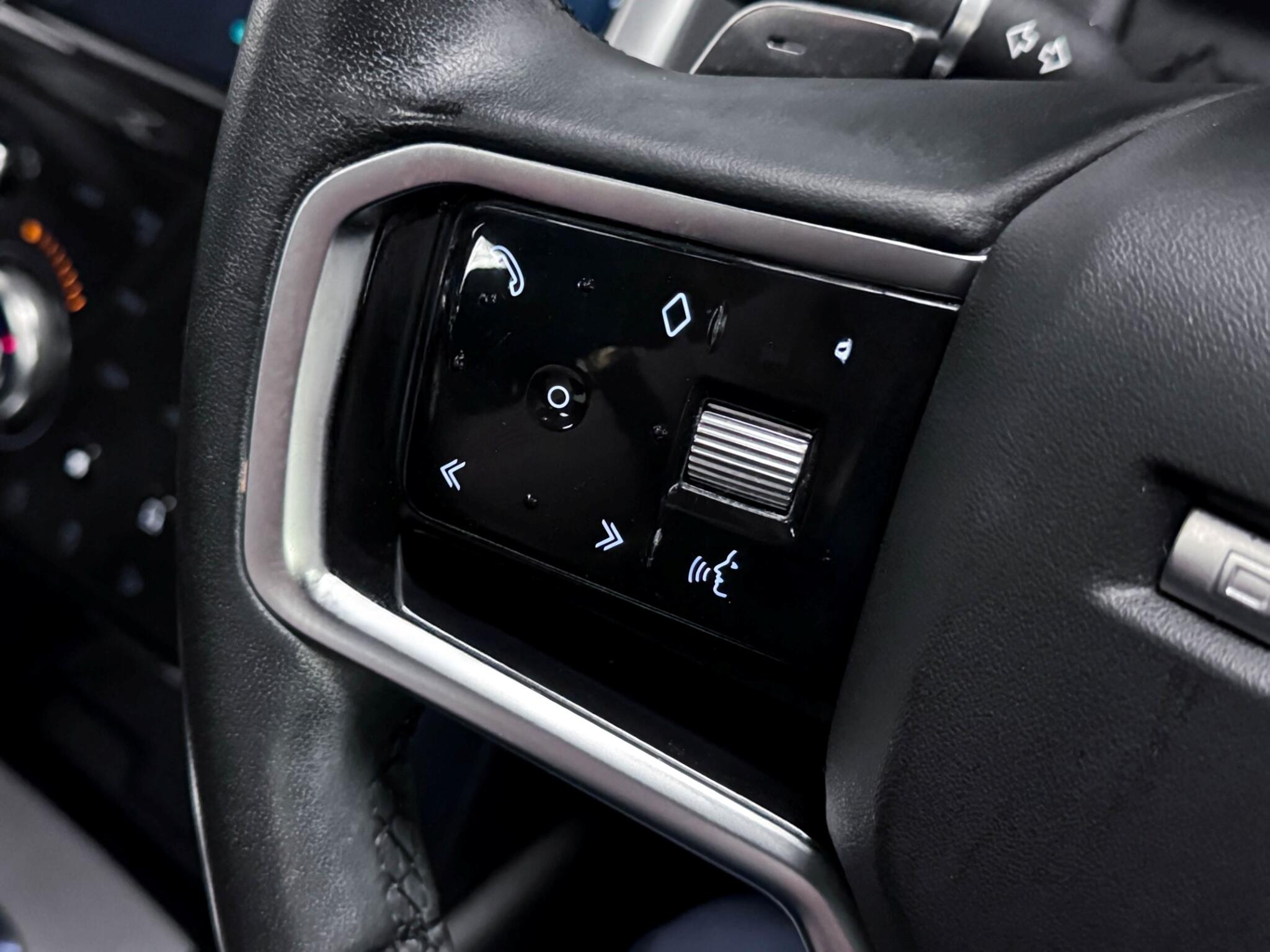 Land Rover Discovery Sport view 16