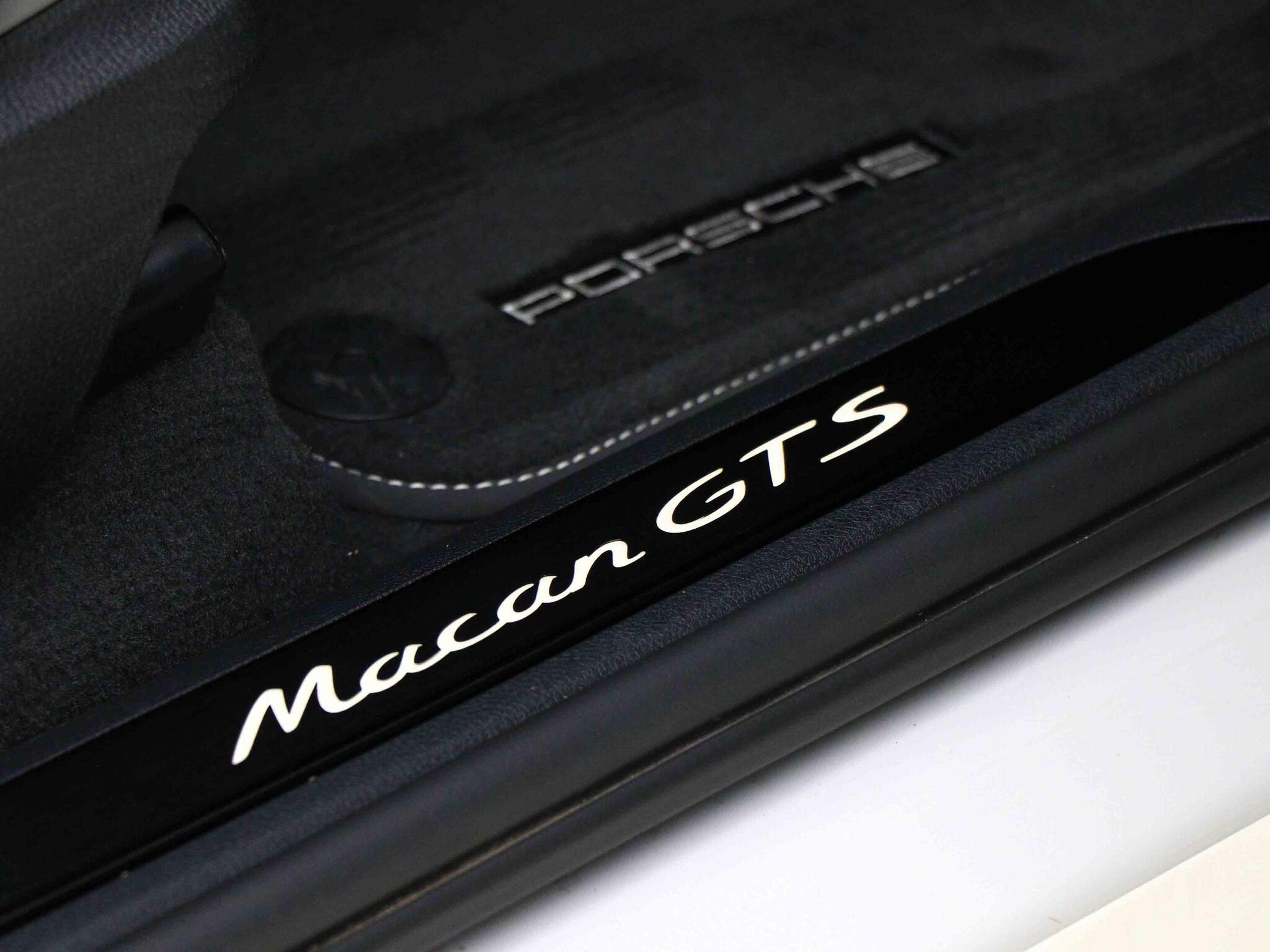 Porsche Macan view 41