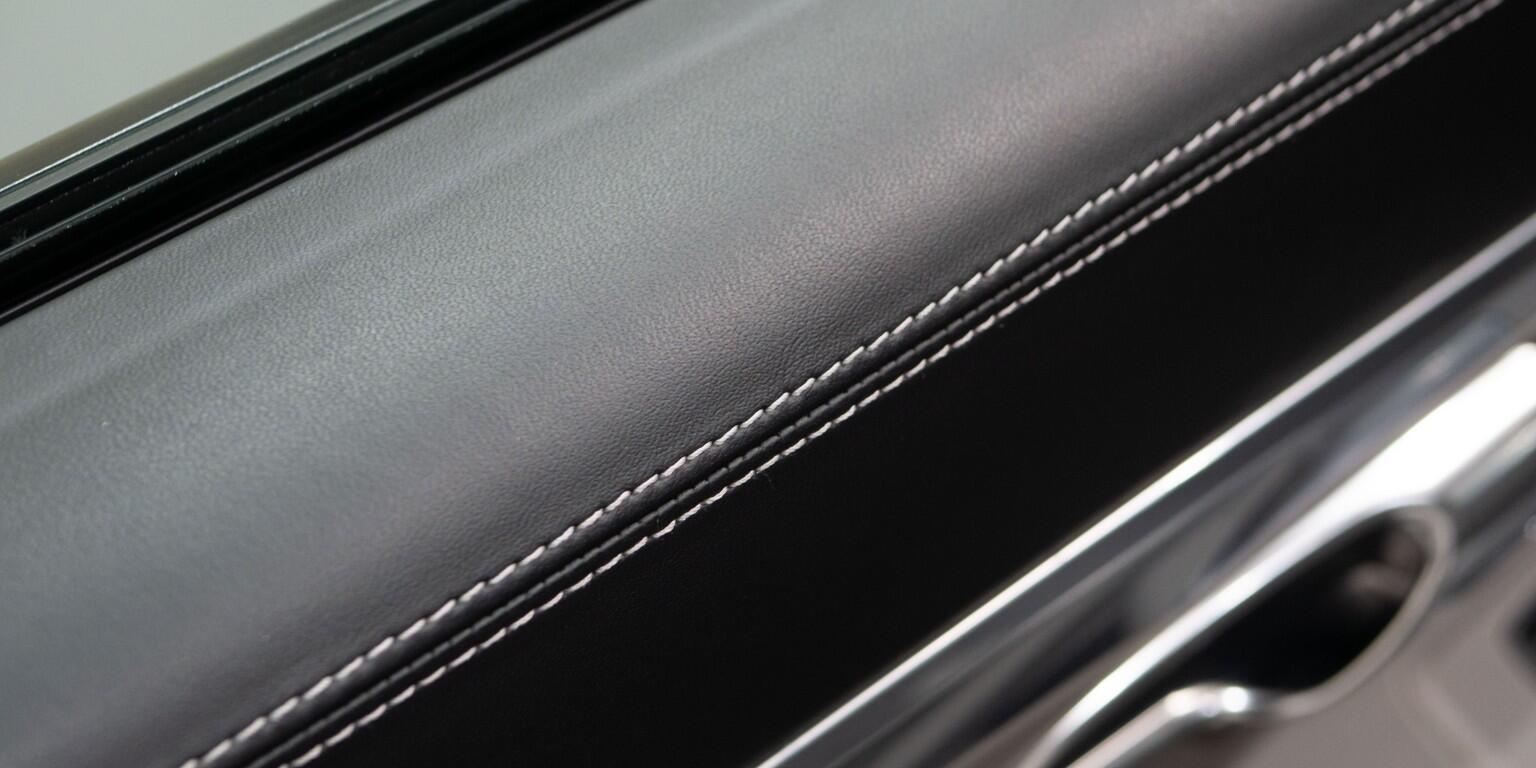 Porsche 911 view 33