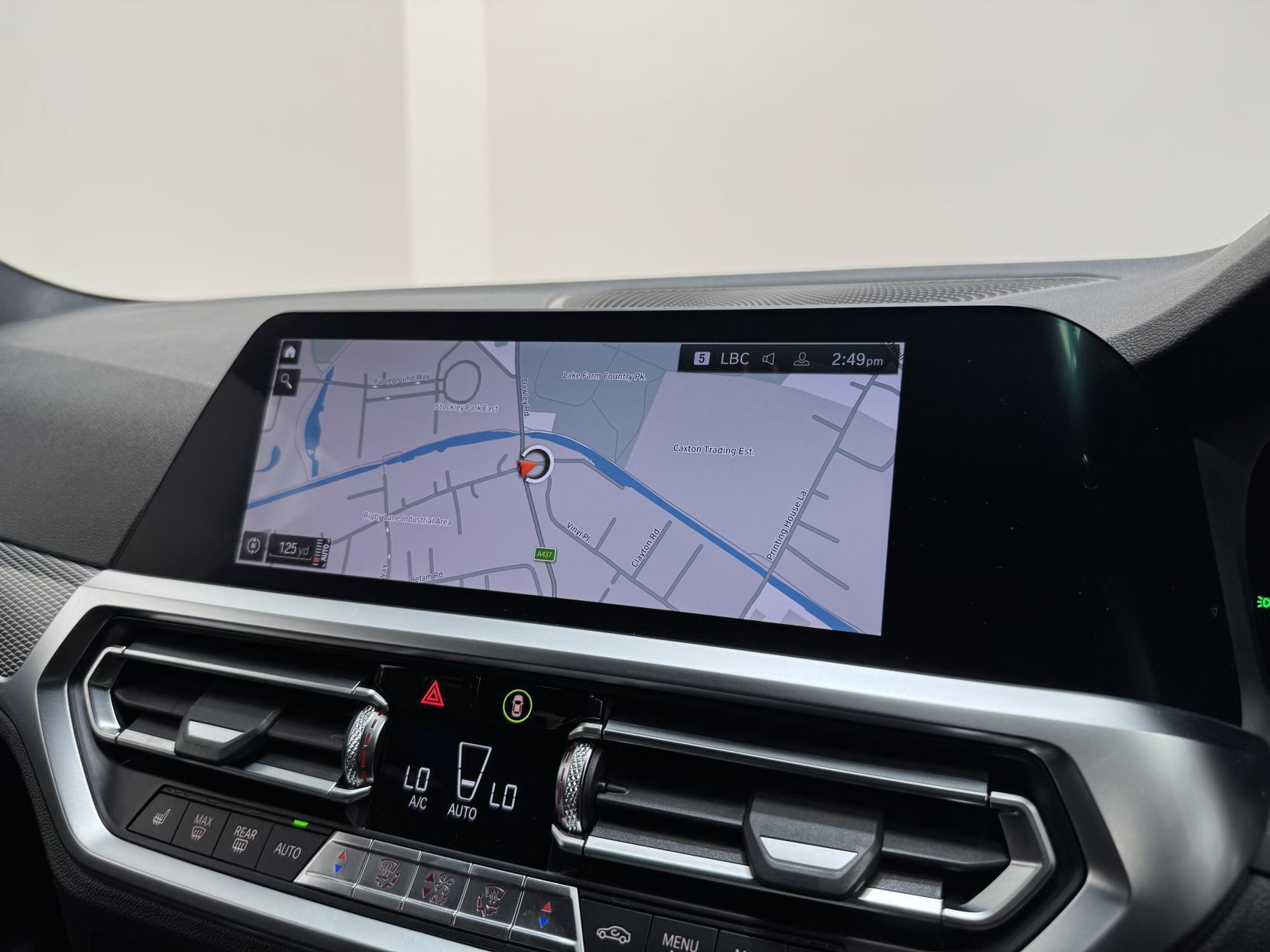 BMW 3 Series view 29