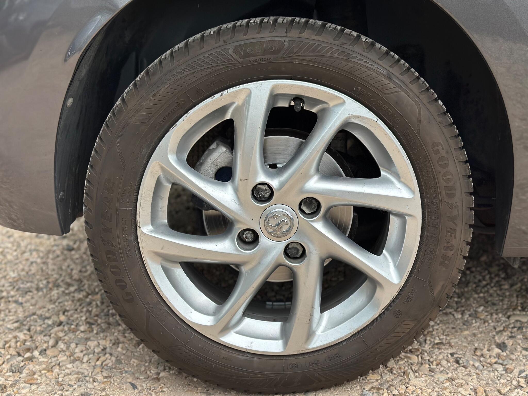 Vauxhall Corsa view 65