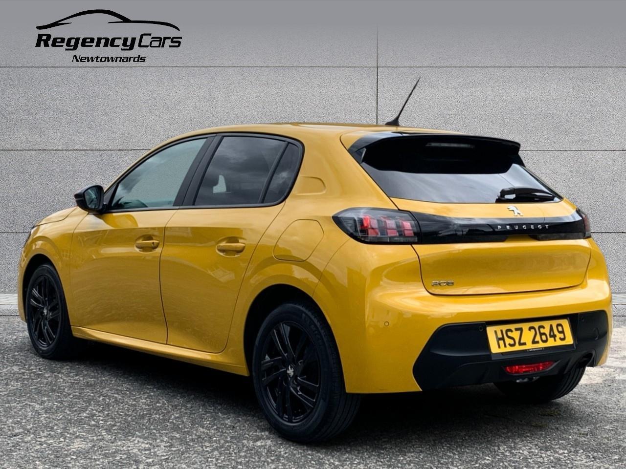 Peugeot 208 view 4