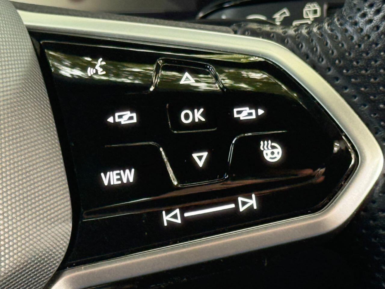 Volkswagen Touareg view 45