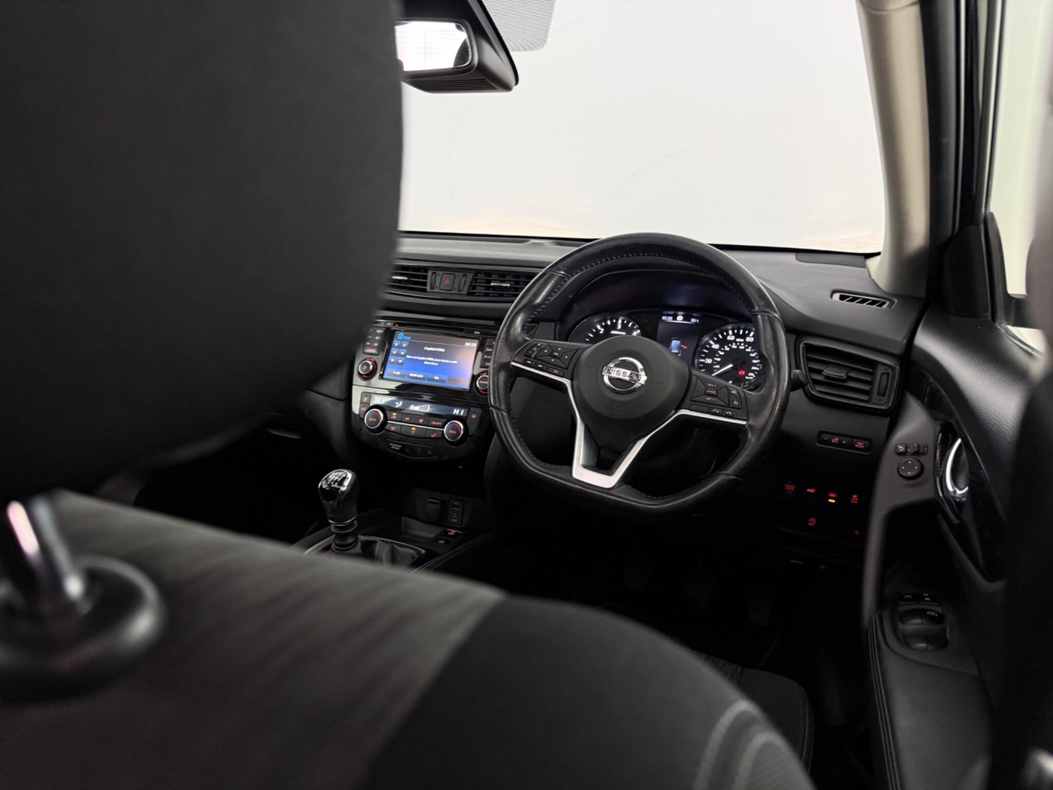 Nissan X-Trail view 12
