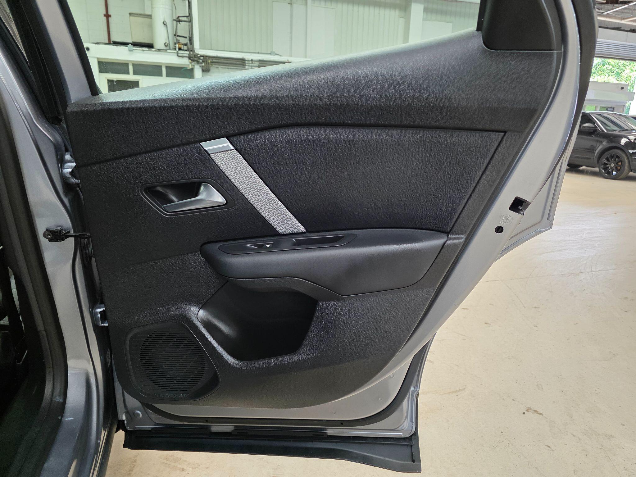 Citroen C4 view 21
