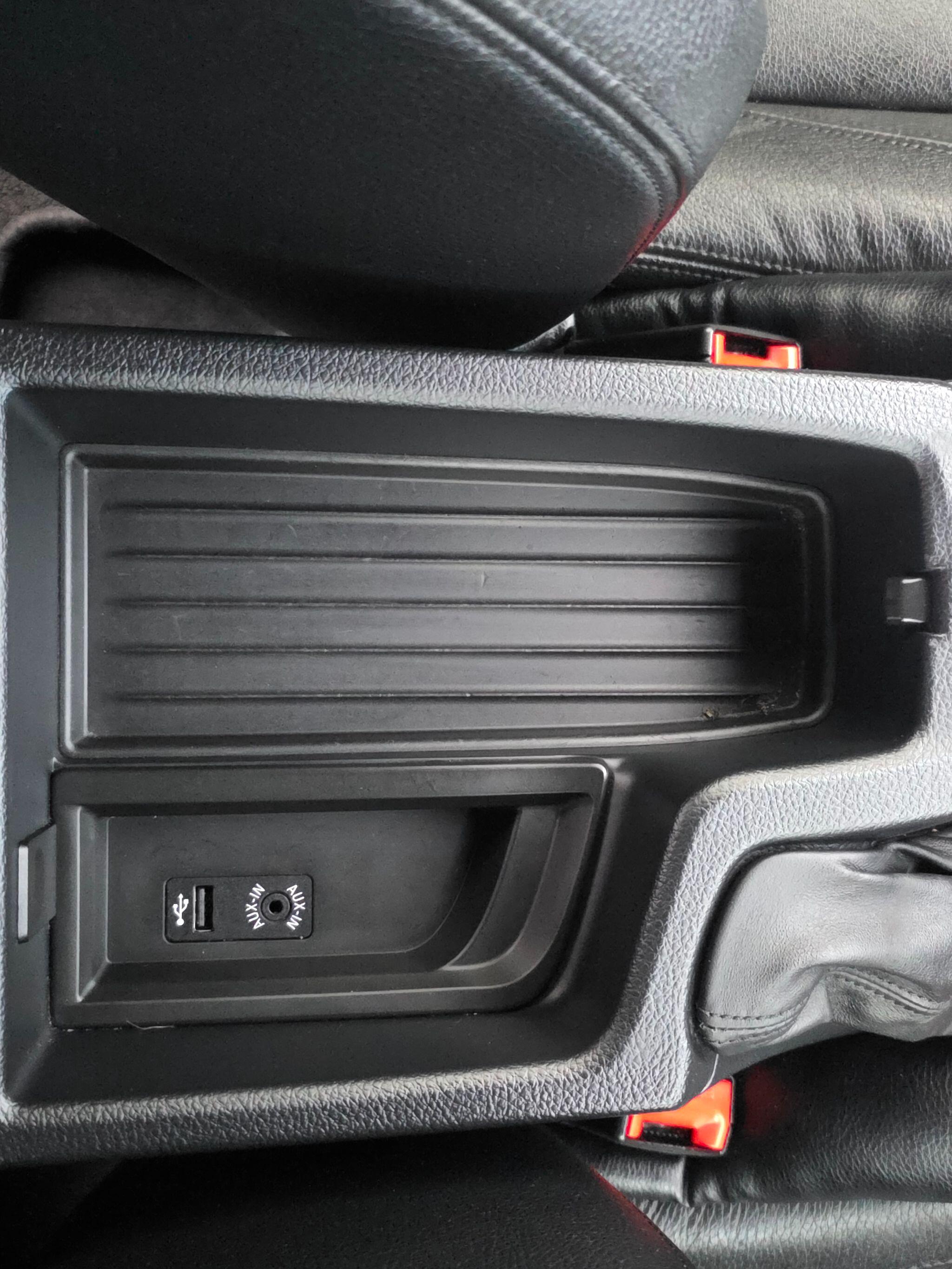 2013 BMW 3 Series image 30