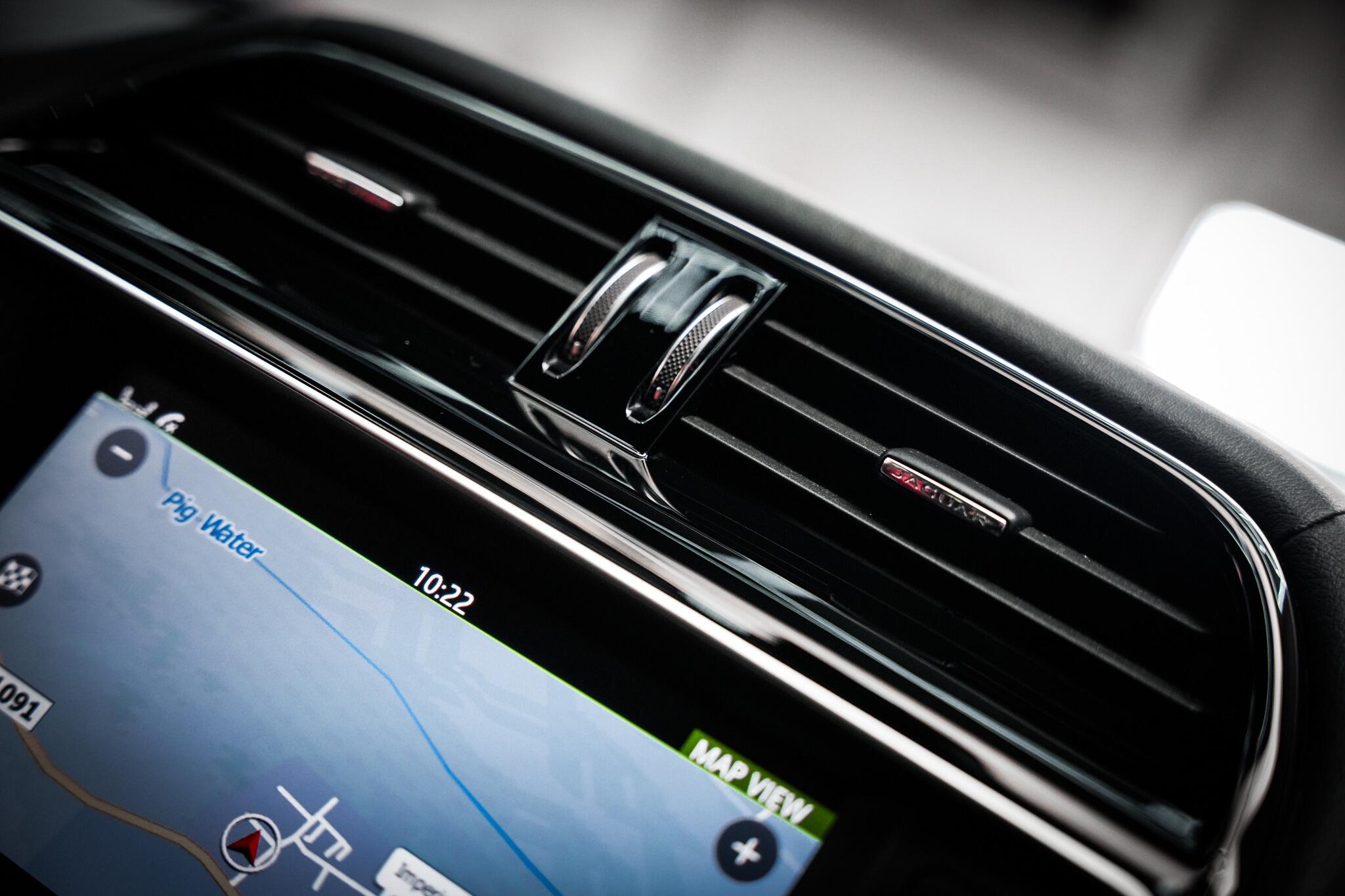 Jaguar F-Pace view 50
