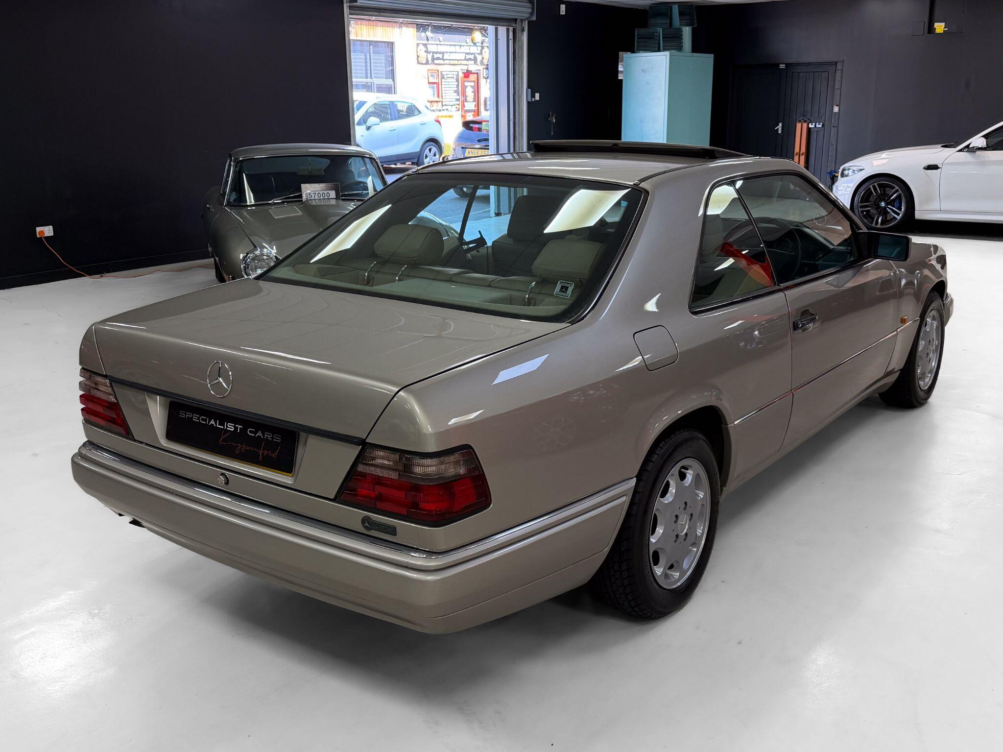 Mercedes-Benz E Class view 12