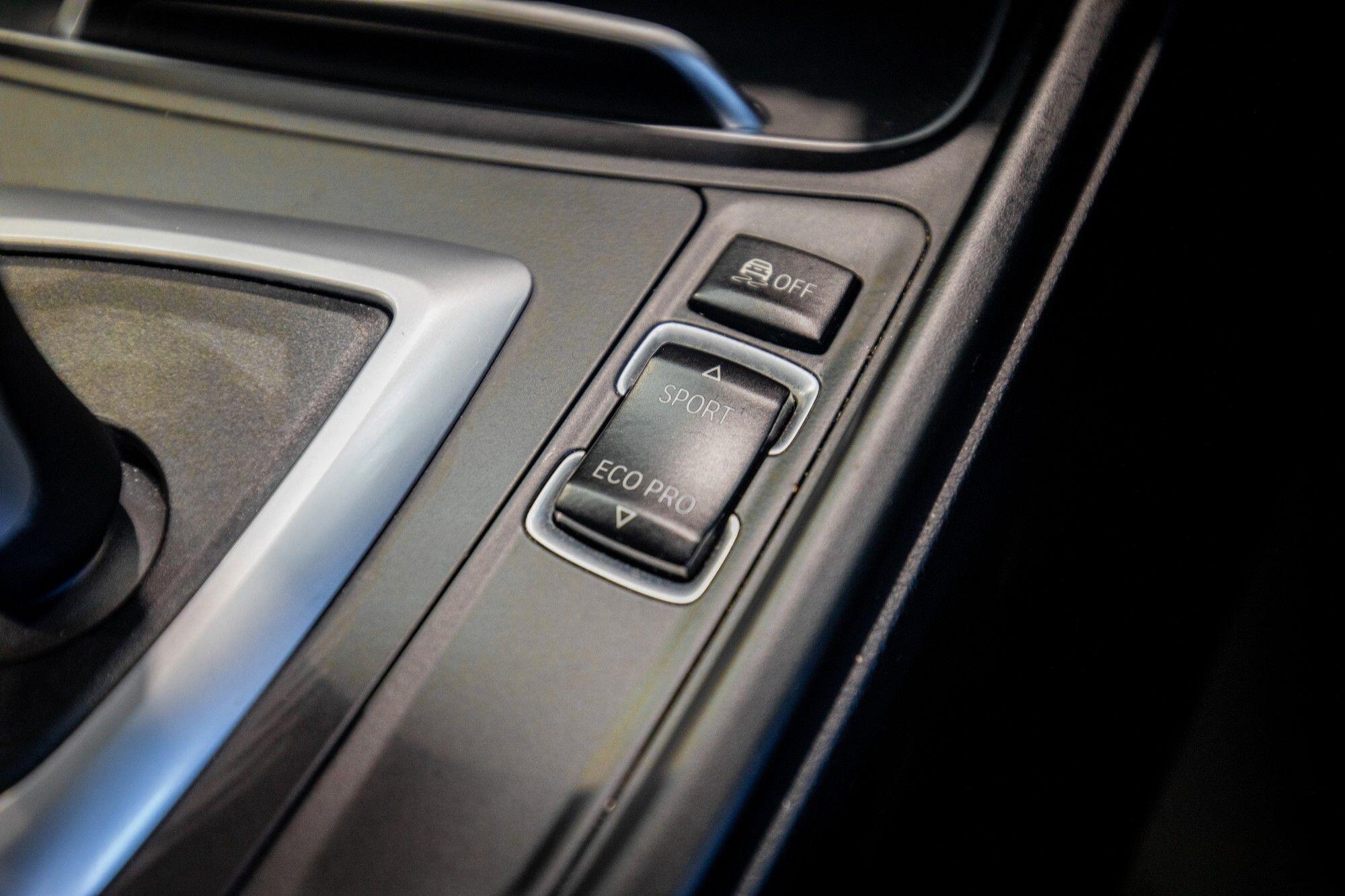 BMW 3 Series view 31