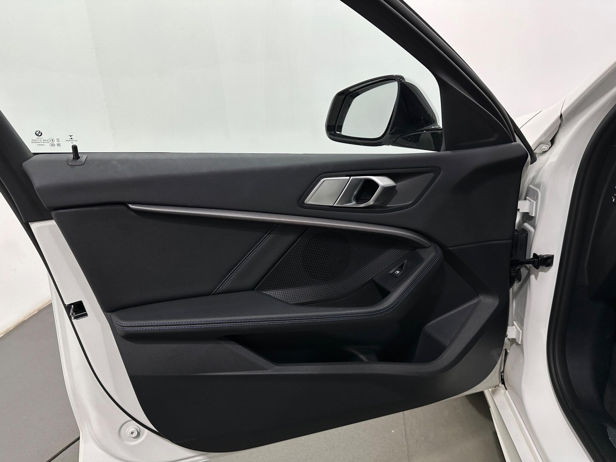 BMW 1 Series view 39