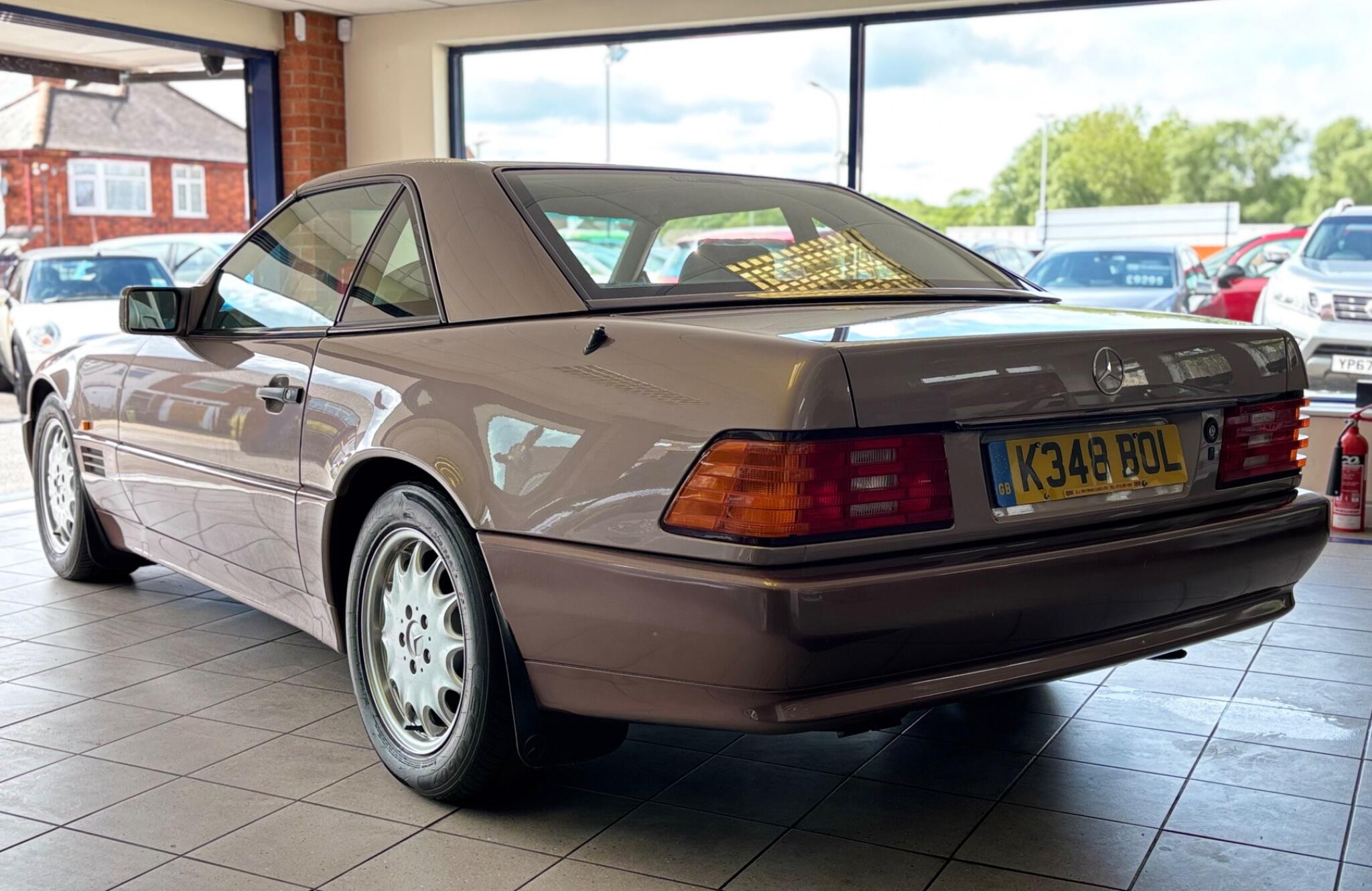 Mercedes-Benz SL view 8