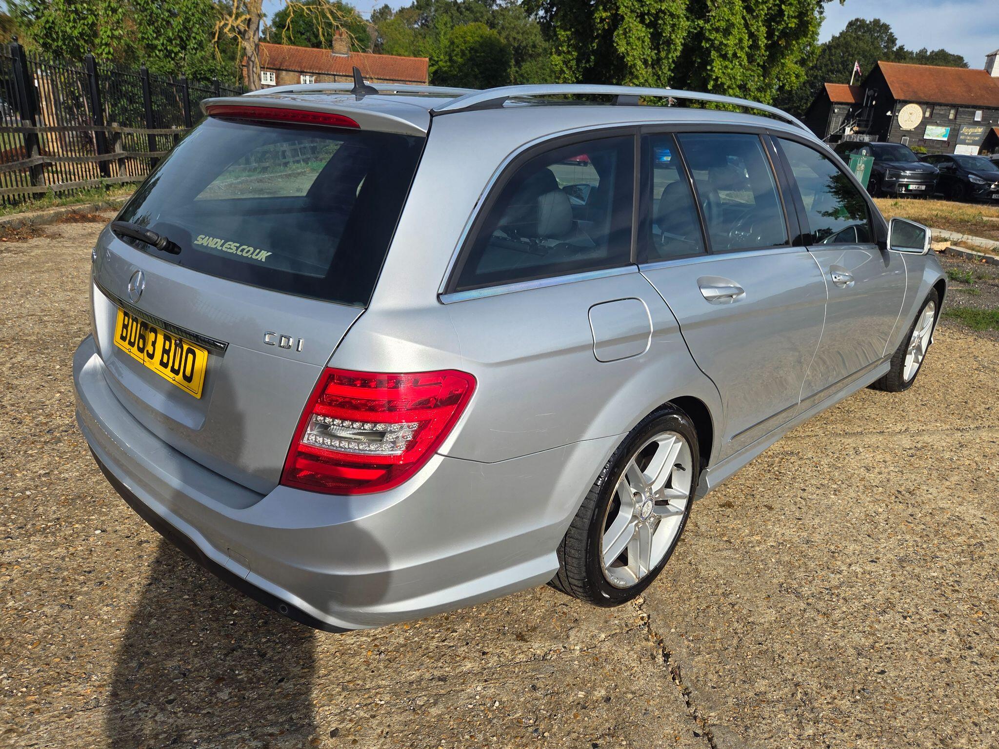 Mercedes-Benz C-Class view 9