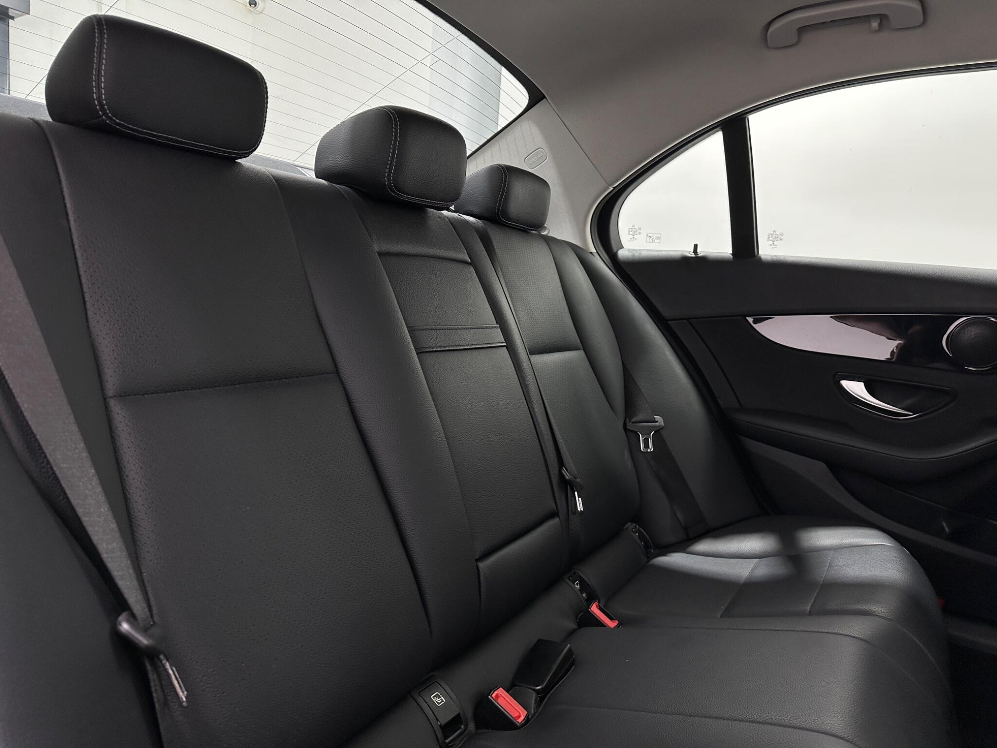 Mercedes-Benz C-Class view 43