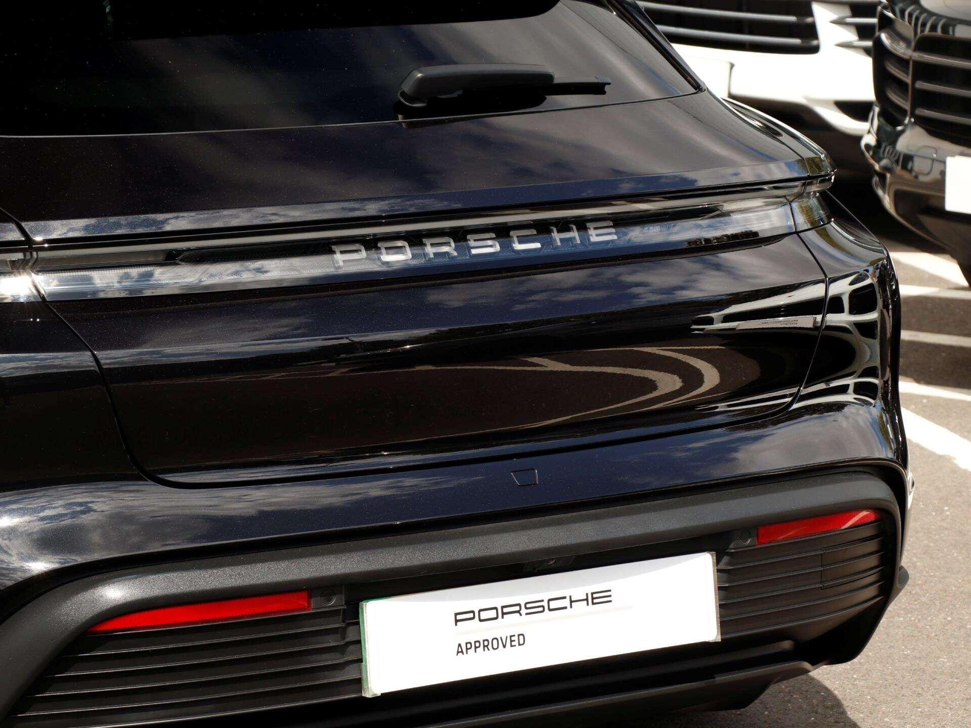 Porsche Taycan view 27