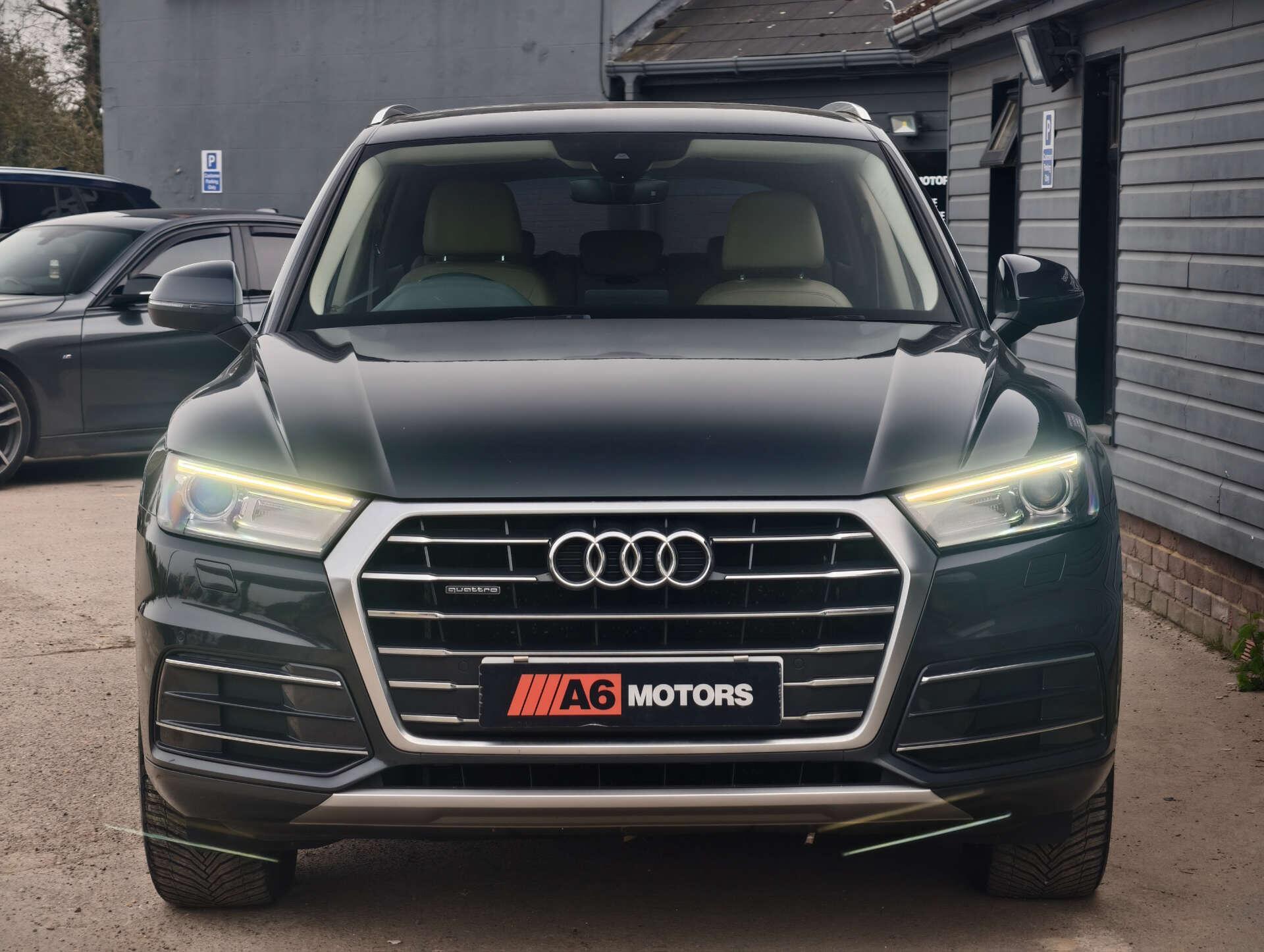 Audi Q5 view 9