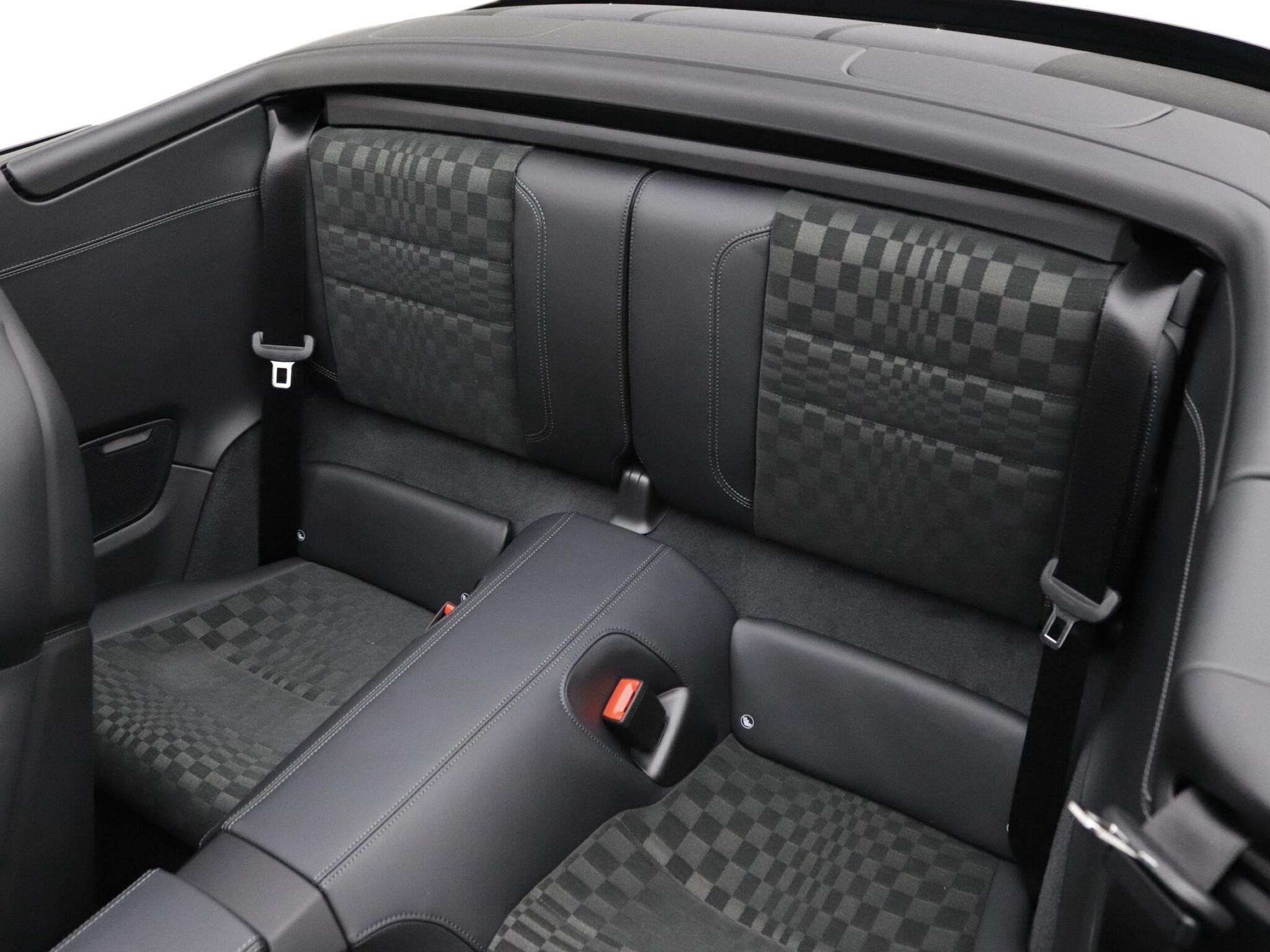 Porsche 911 view 18