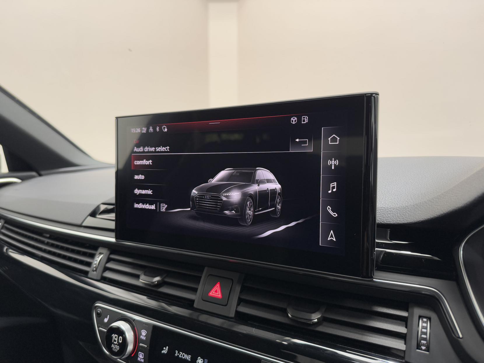 Audi A4 Avant view 24