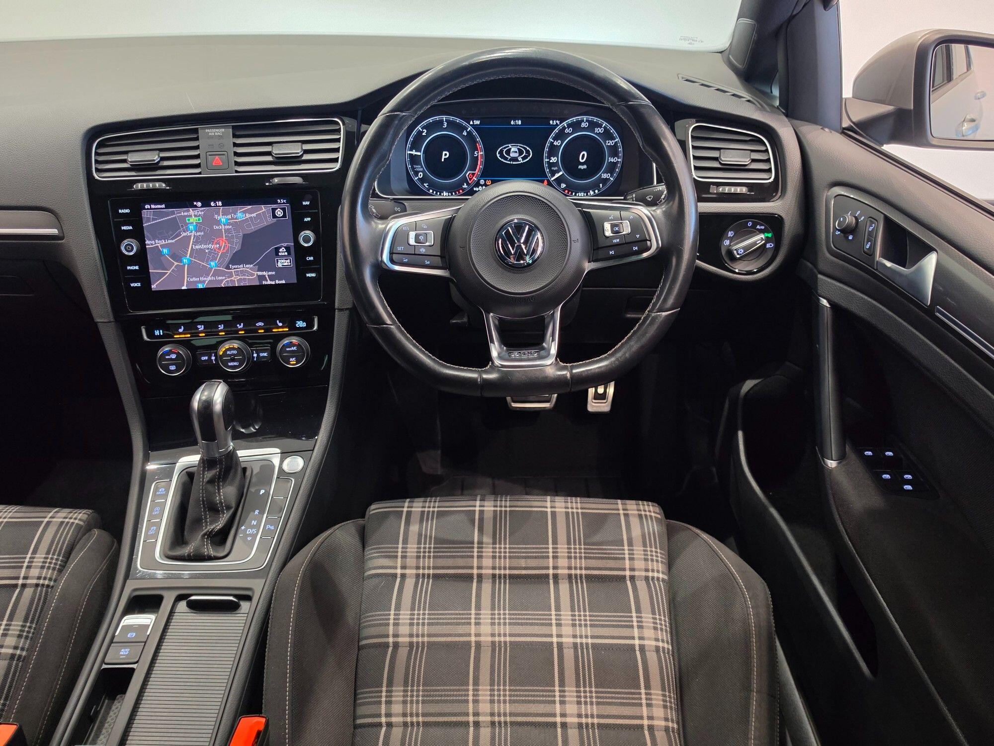 Volkswagen Golf view 22