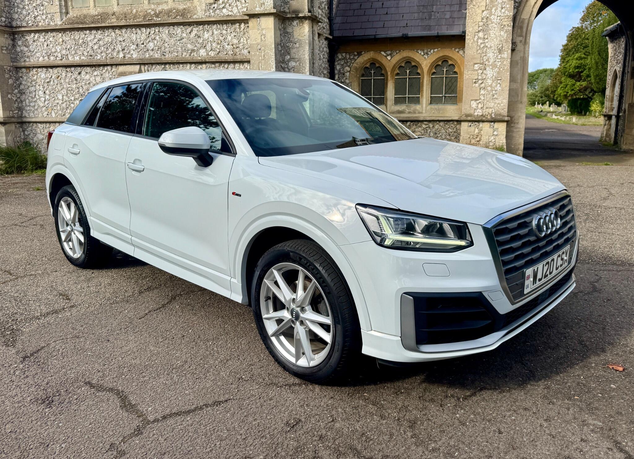 Audi Q2 view 7