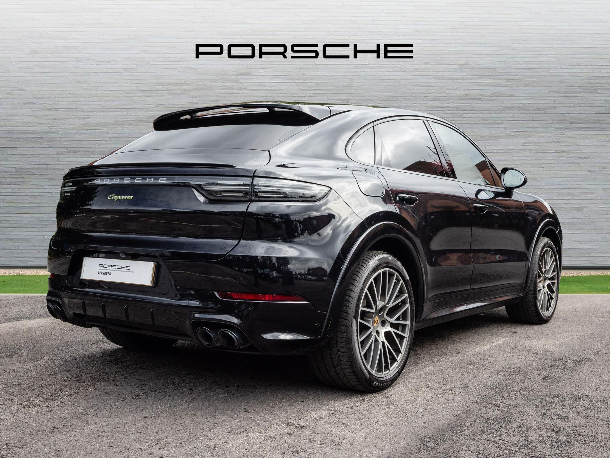 Porsche Cayenne view 8