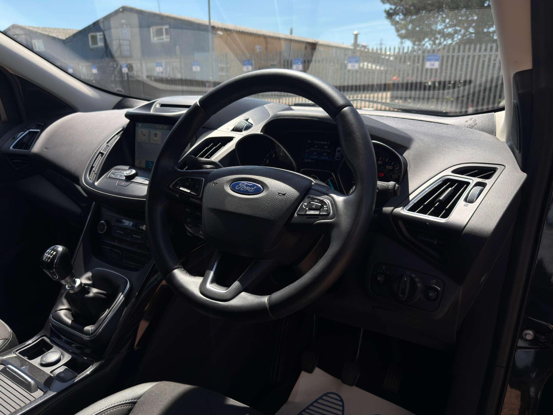 Ford Kuga view 18