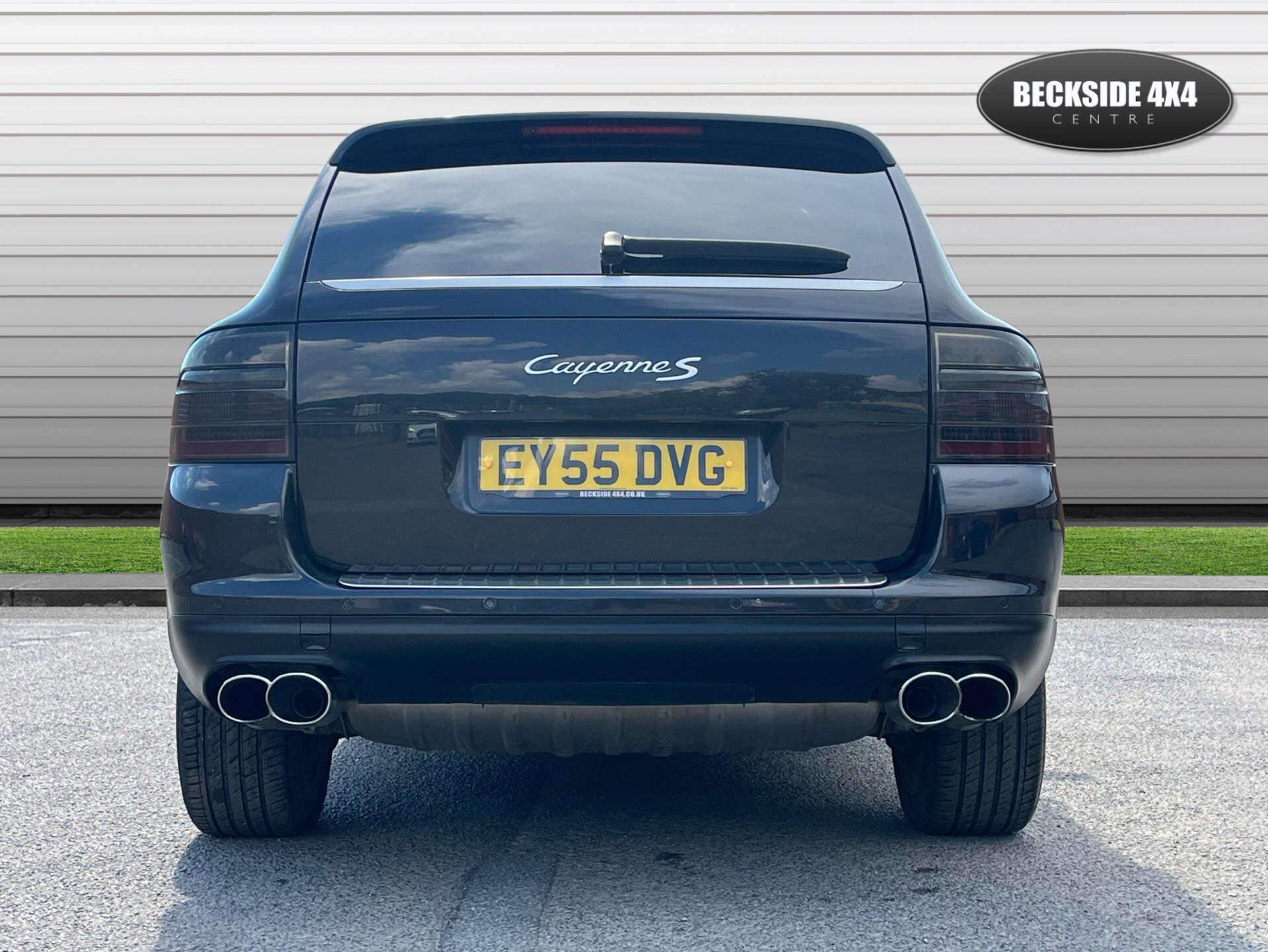 Porsche Cayenne view 10